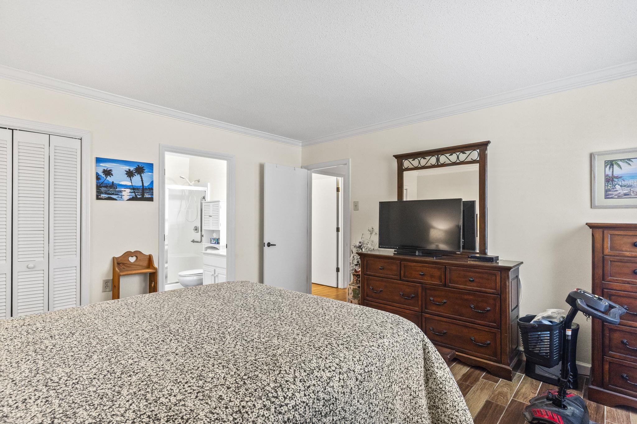 5001 Little River Rd. Property Photo 12
