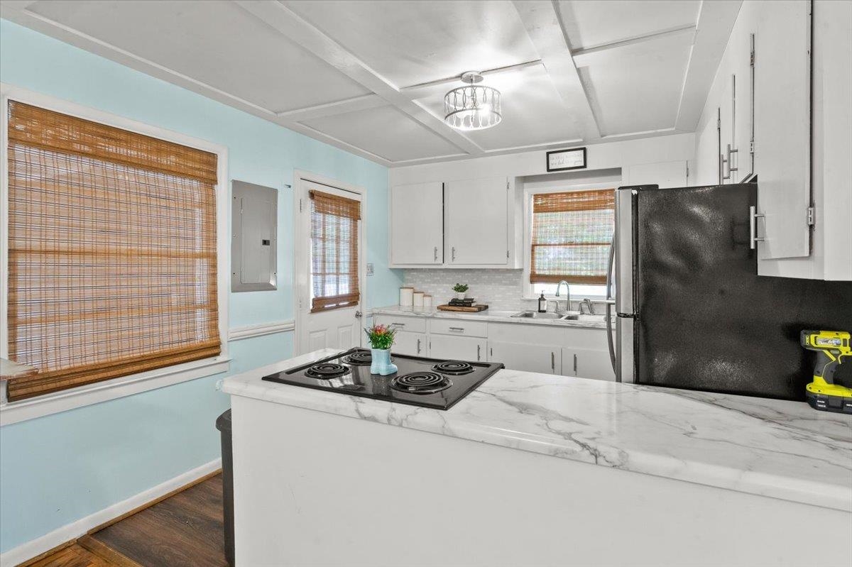 416 N Railroad Ave. Property Photo 12