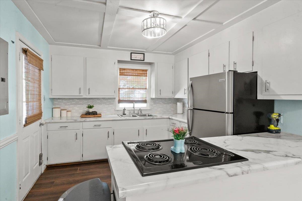 416 N Railroad Ave. Property Photo 13