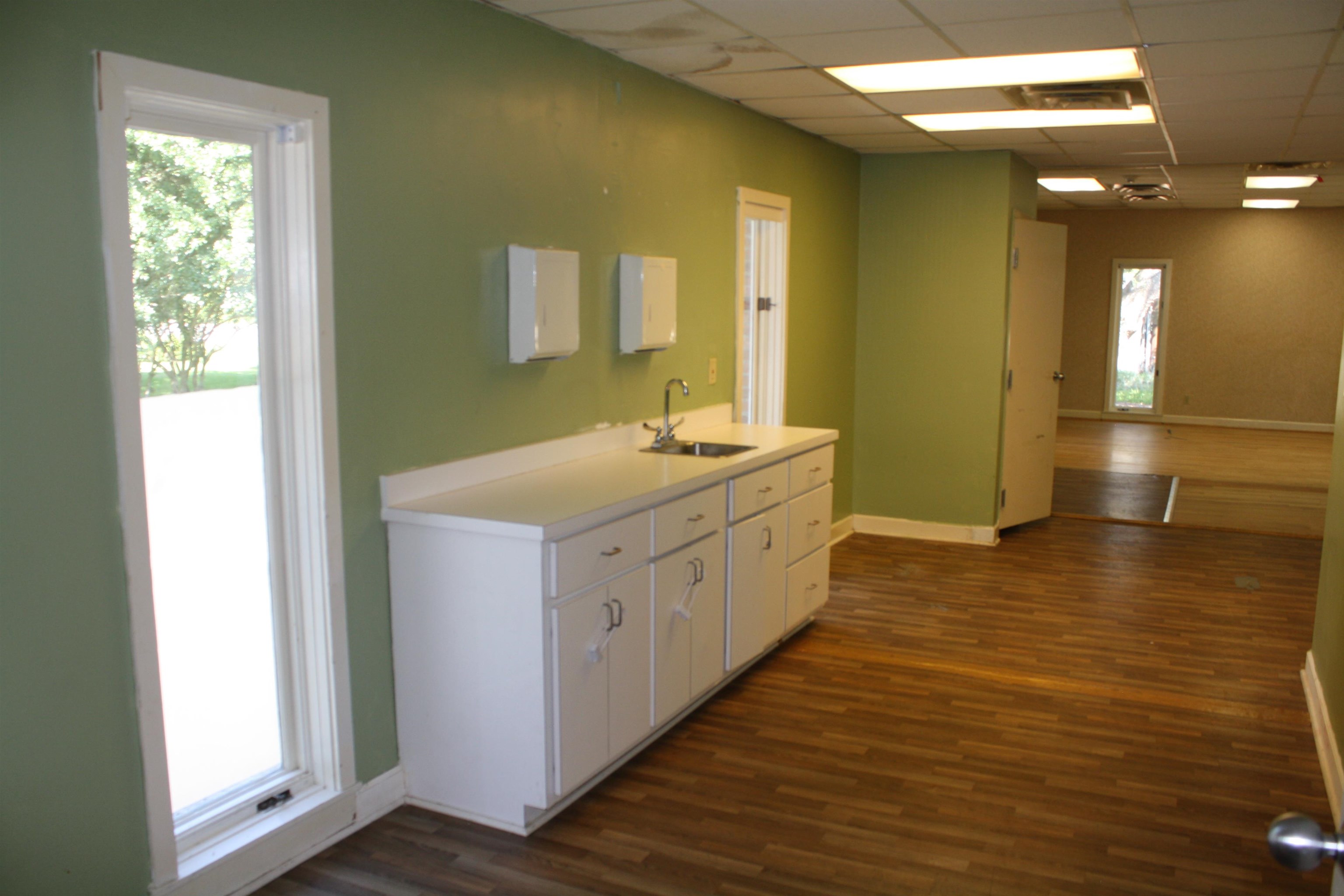 2185 N Fraser St. Property Photo 10