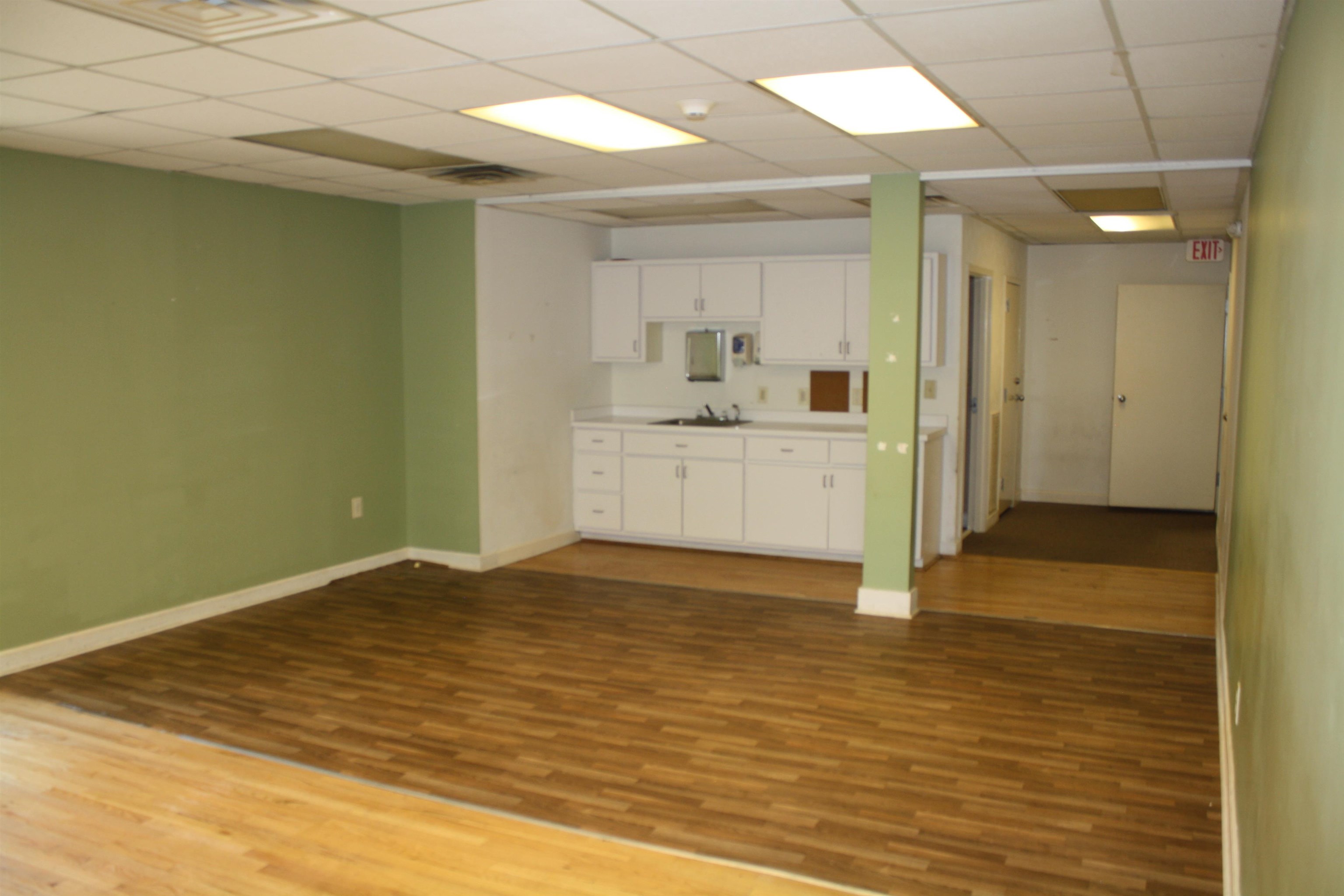 2185 N Fraser St. Property Photo 16