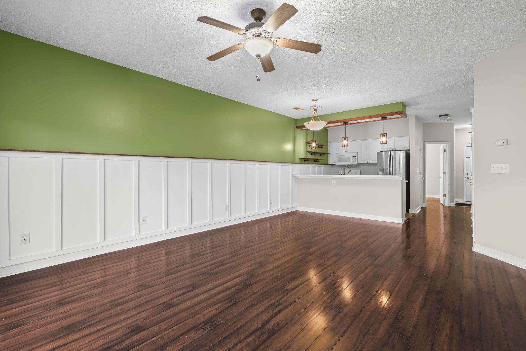 907 Knoll Shores Ct. Property Photo 4