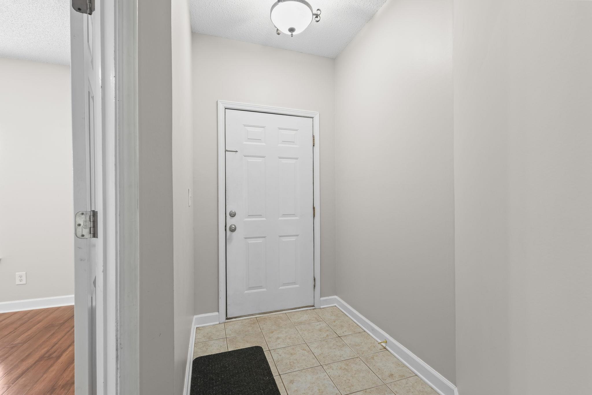 907 Knoll Shores Ct. Property Photo 6