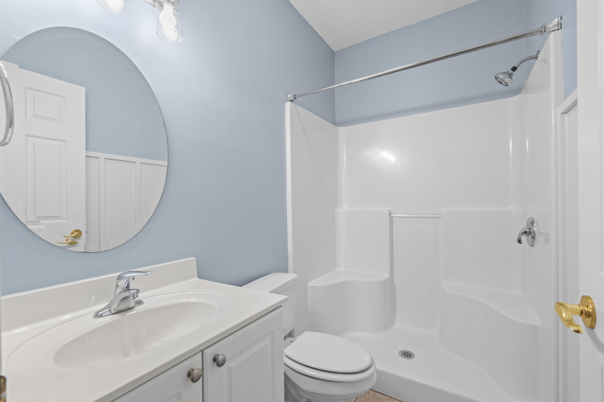 907 Knoll Shores Ct. Property Photo 8