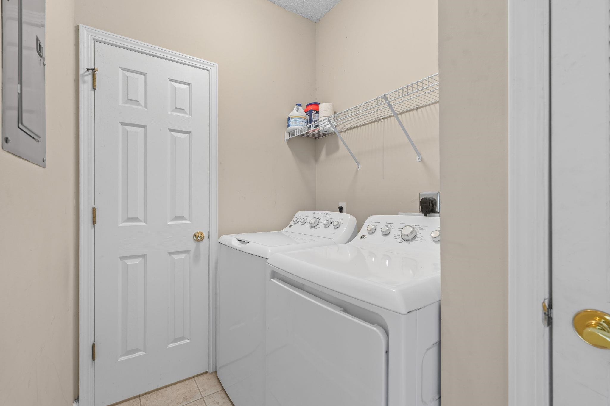 907 Knoll Shores Ct. Property Photo 10