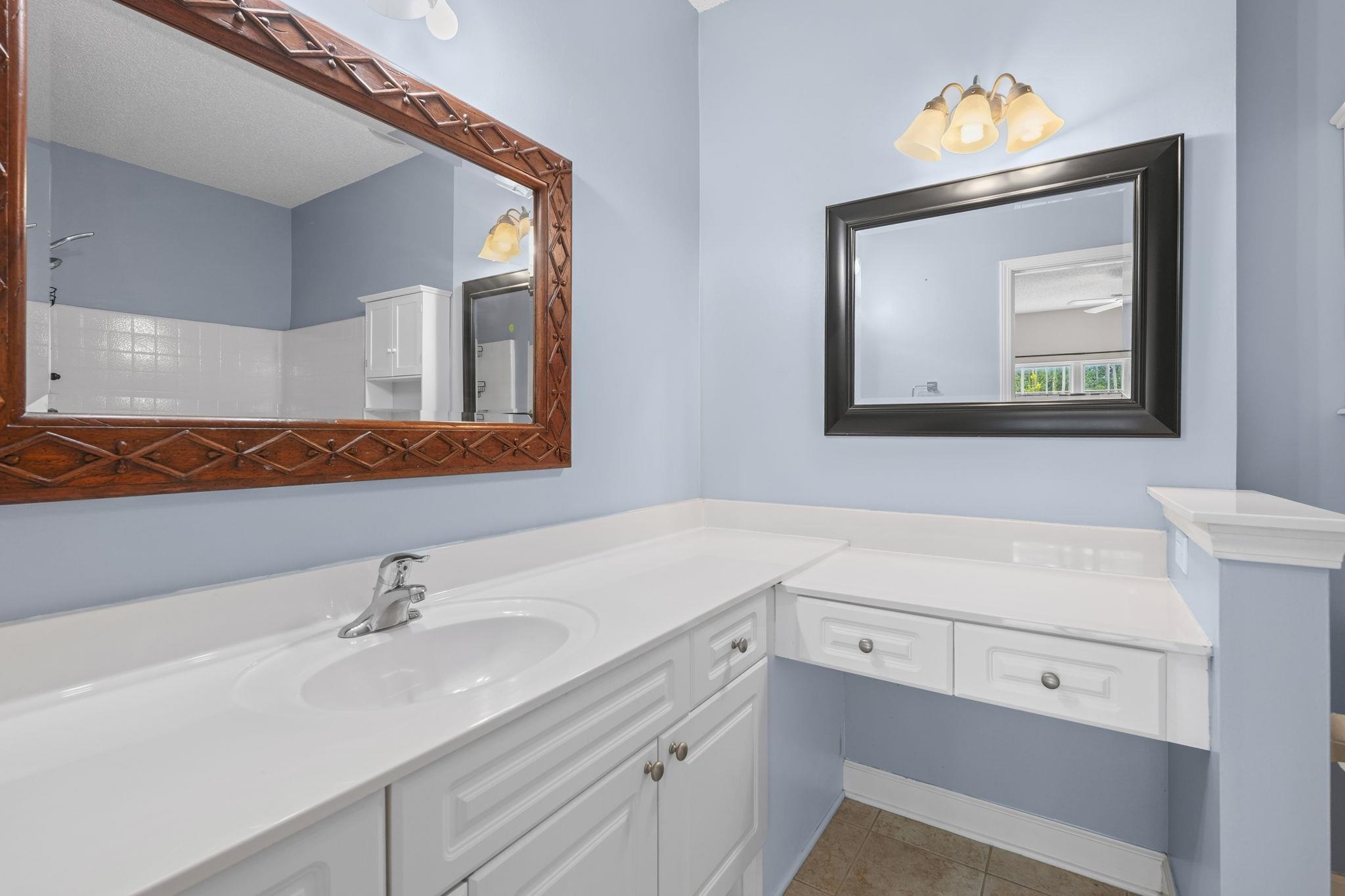 907 Knoll Shores Ct. Property Photo 19