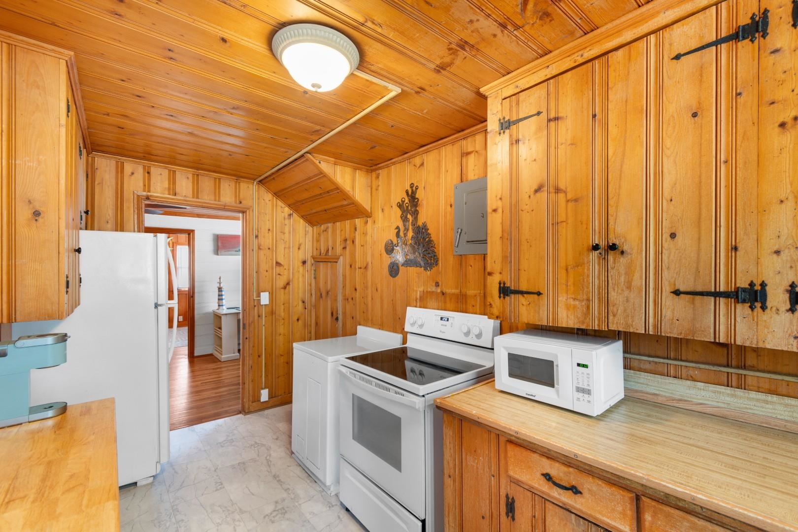 1505 Edge Dr. Property Photo 8