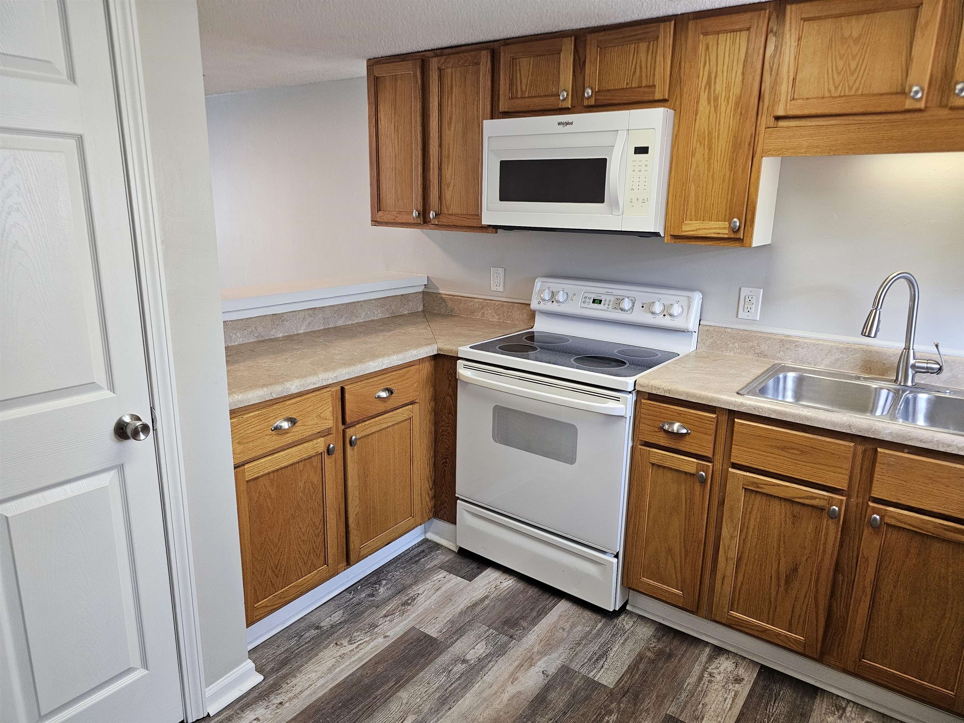 6703 Jefferson Pl. Property Photo 6