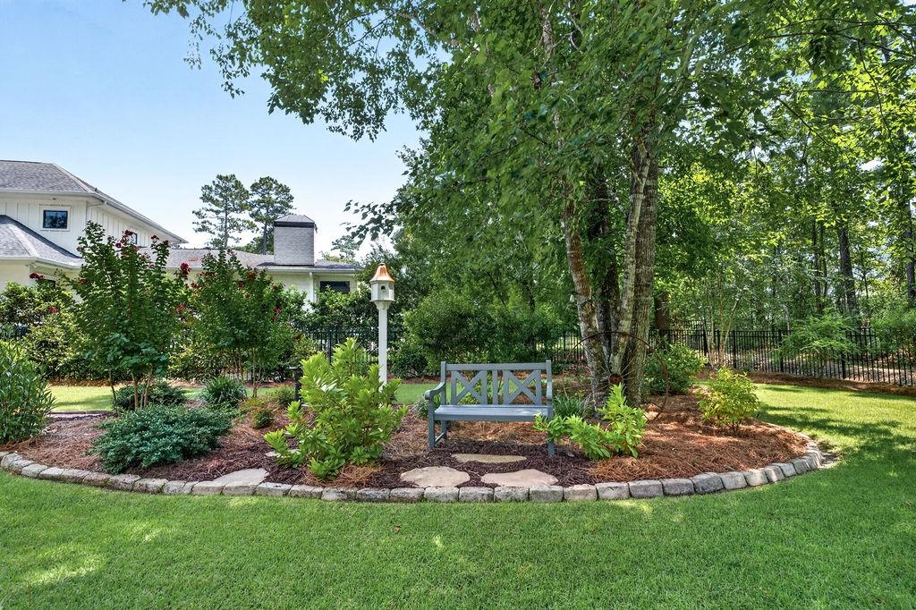 640 Whispering Pines Ct. Property Photo 9