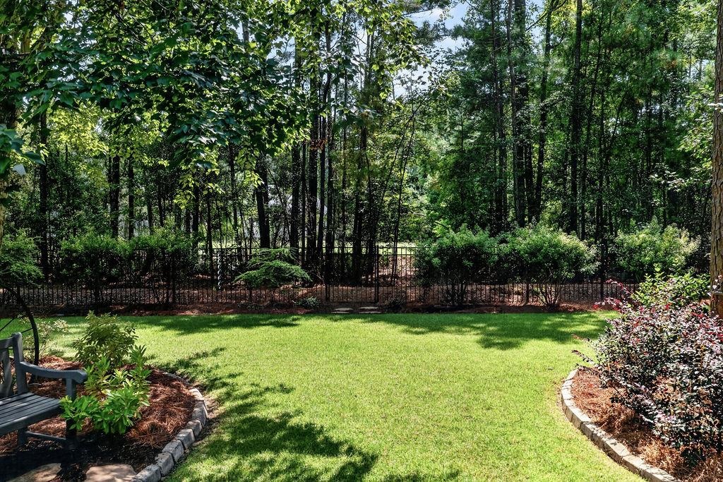 640 Whispering Pines Ct. Property Photo 12