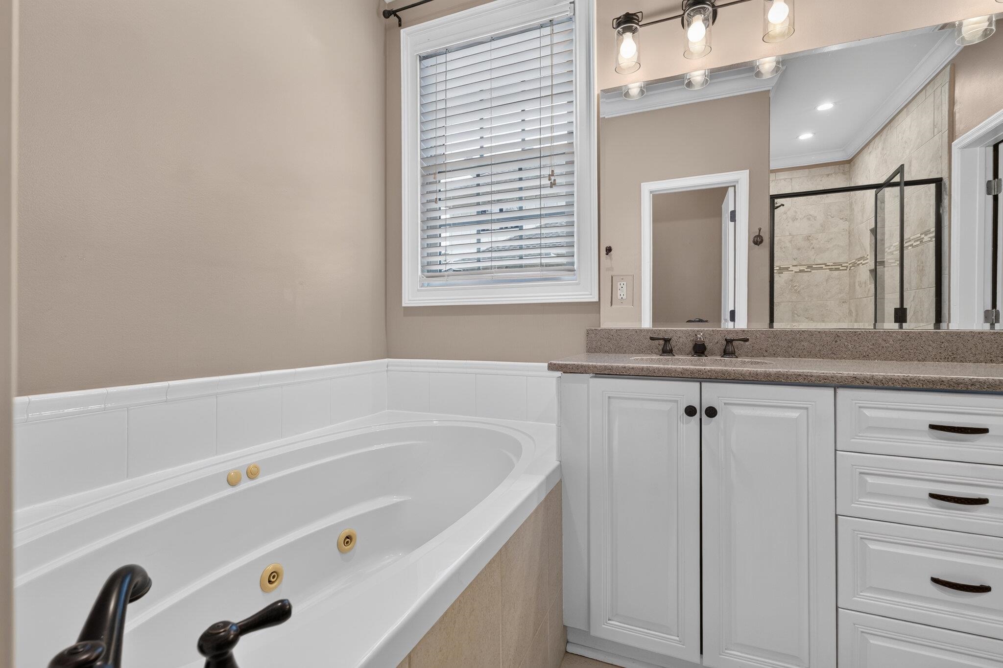 640 Whispering Pines Ct. Property Photo 24