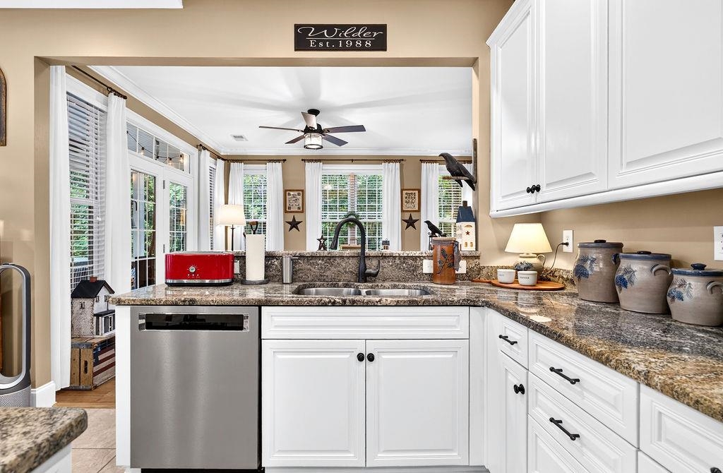 640 Whispering Pines Ct. Property Photo 29