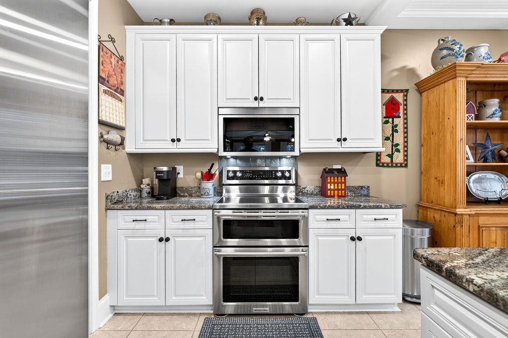 640 Whispering Pines Ct. Property Photo 30