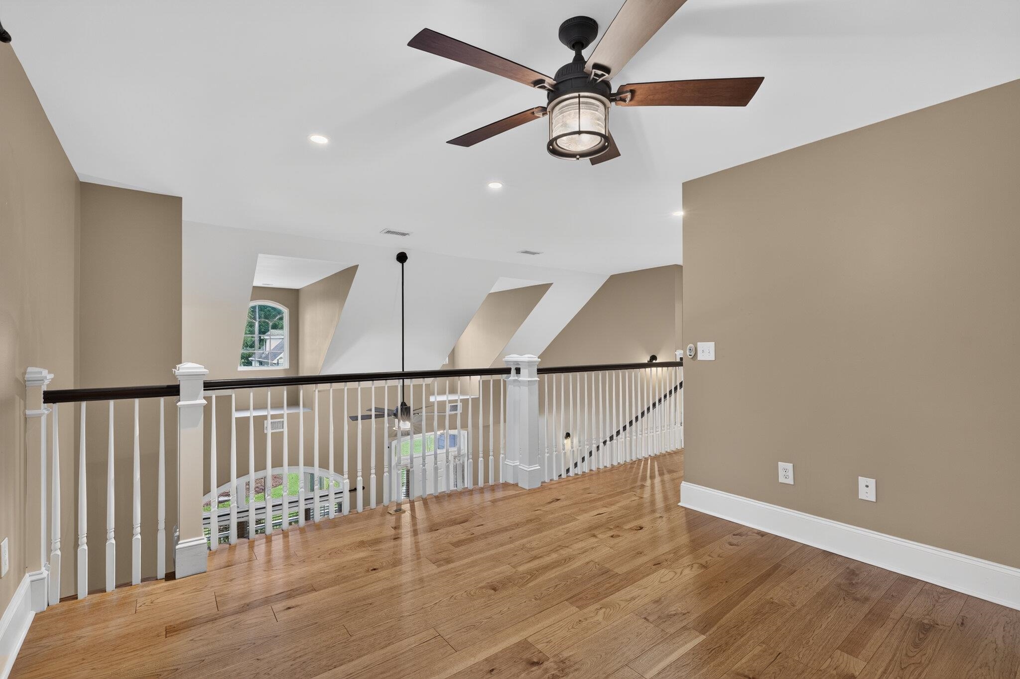 640 Whispering Pines Ct. Property Photo 31