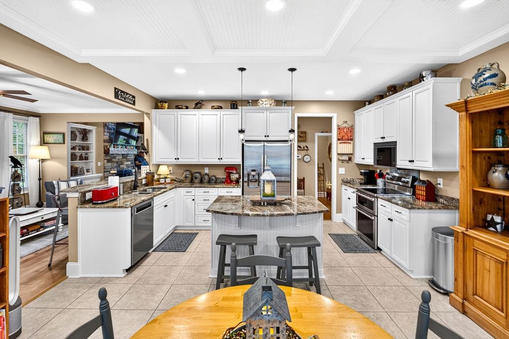 640 Whispering Pines Ct. Property Photo 34