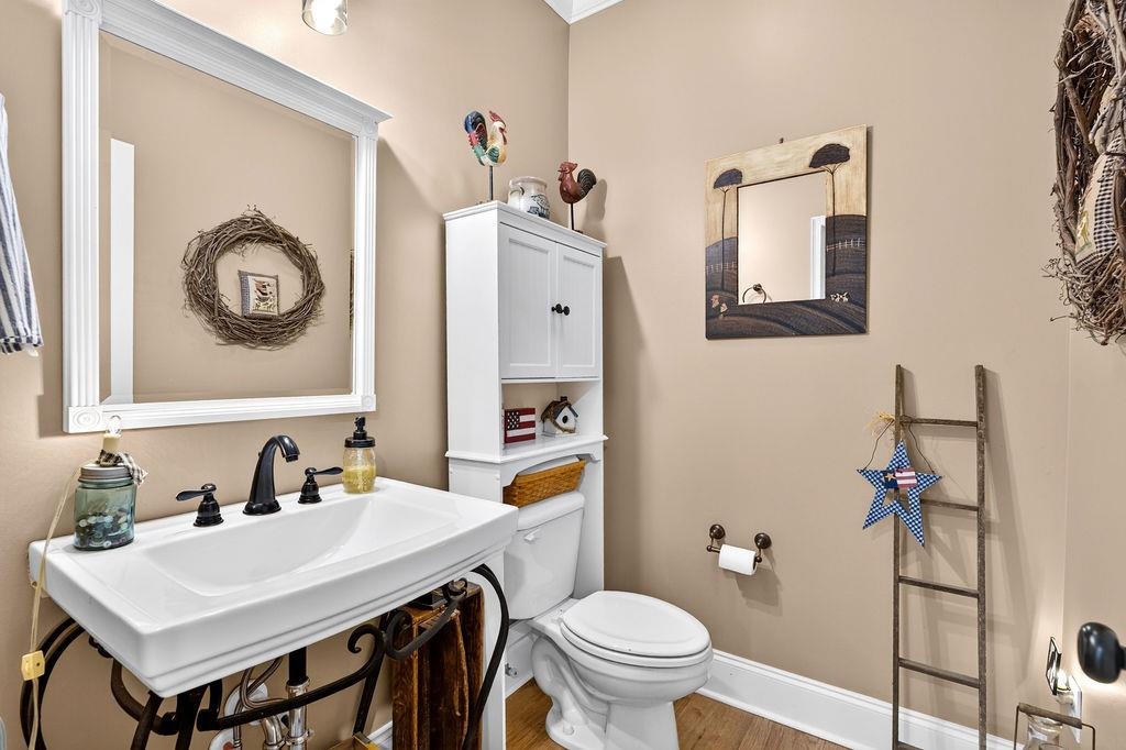 640 Whispering Pines Ct. Property Photo 35