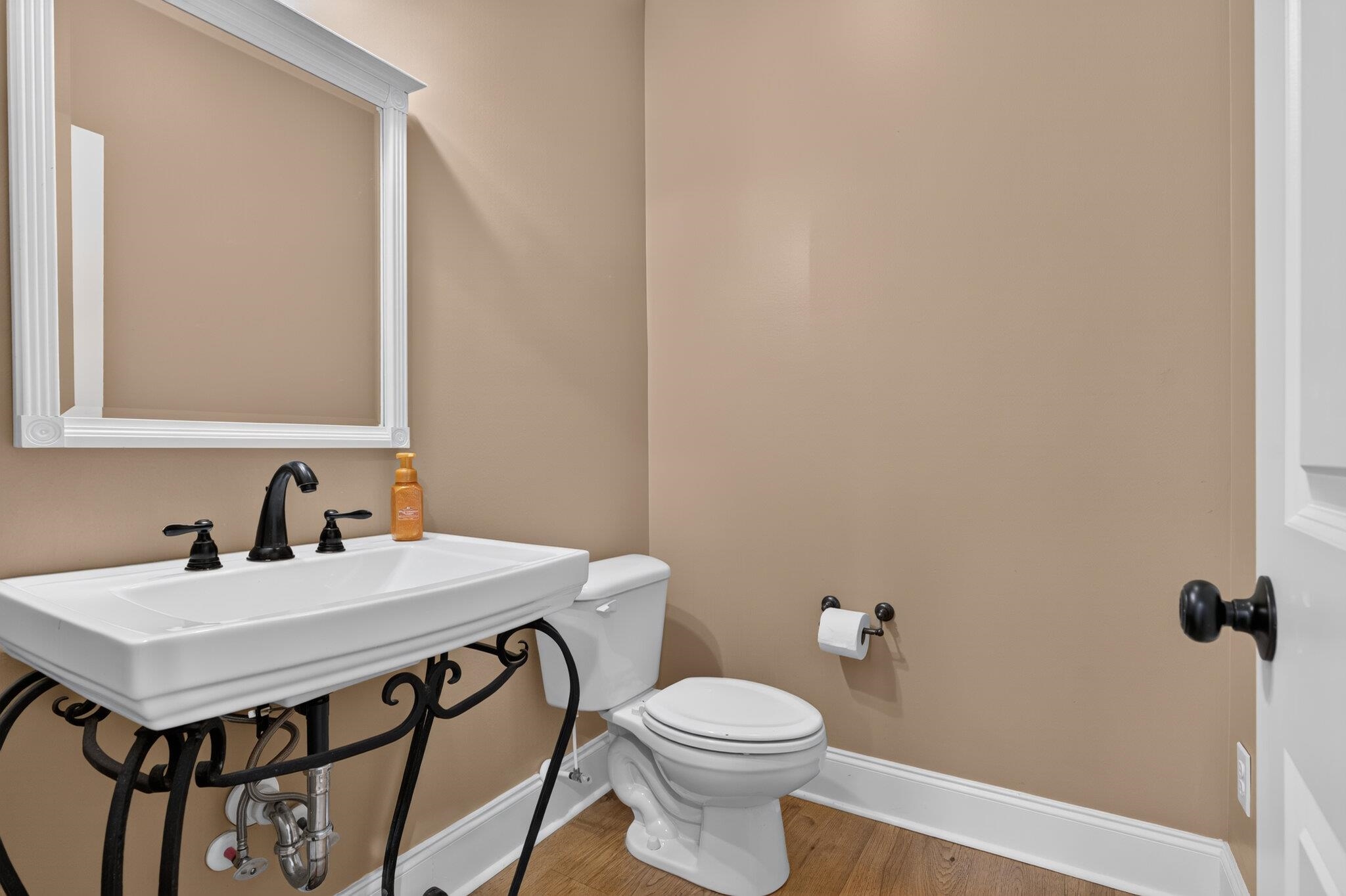 640 Whispering Pines Ct. Property Photo 56