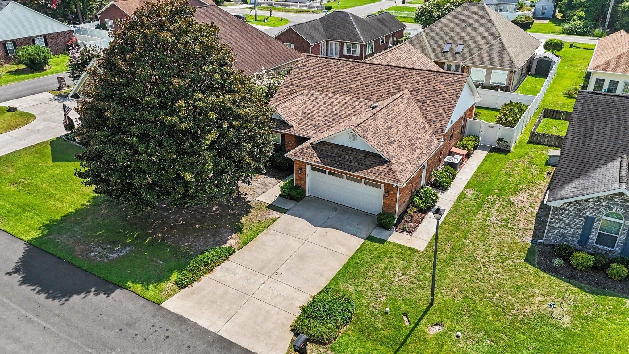 4204 Ravenwood Dr. Property Photo 2