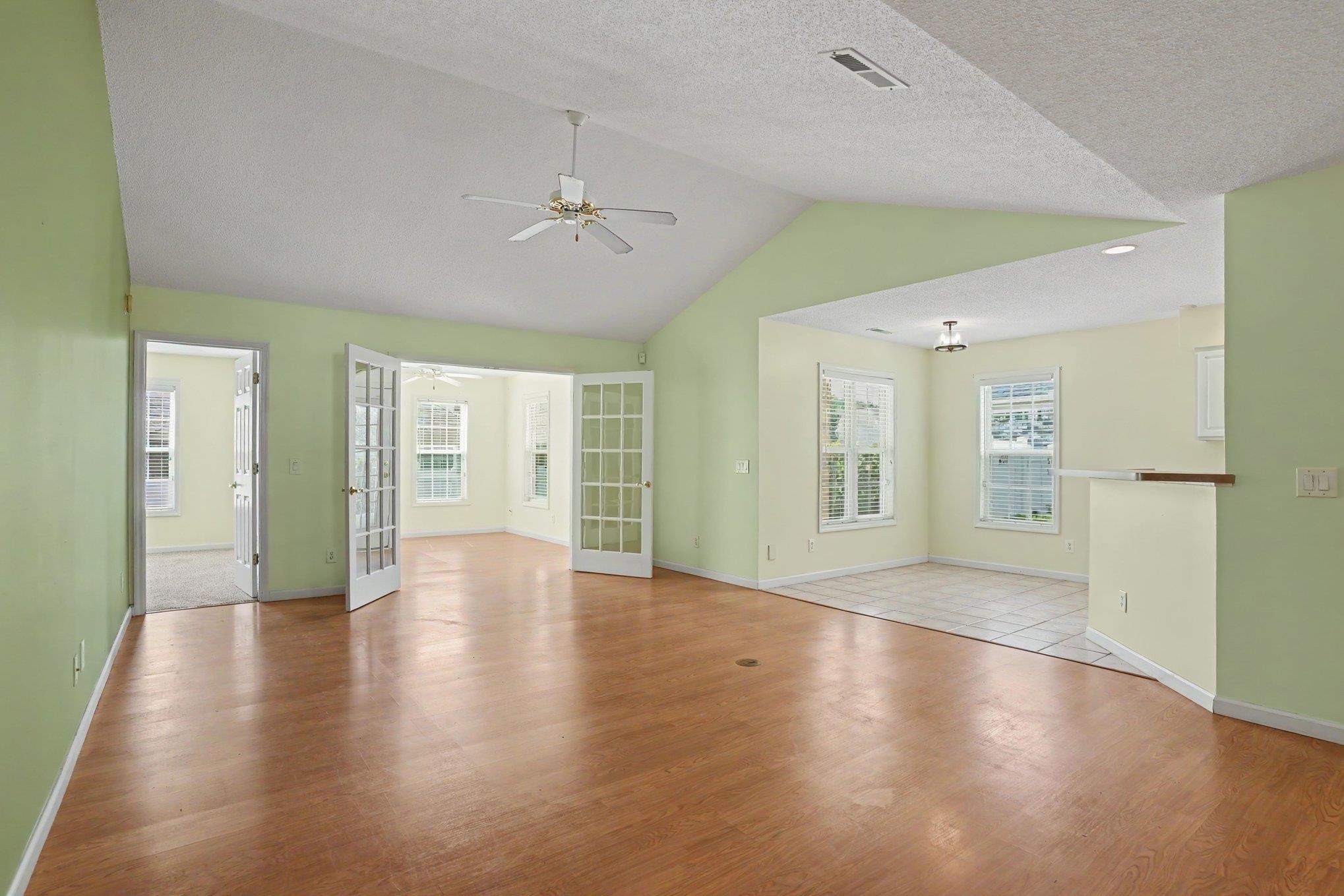 4204 Ravenwood Dr. Property Photo 7