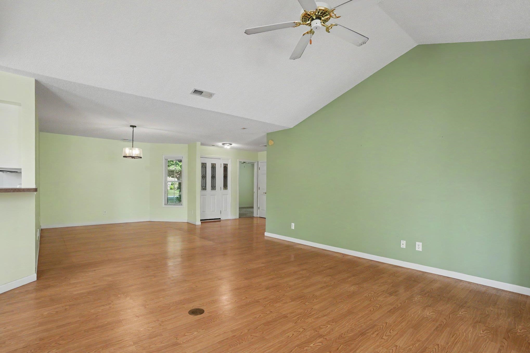 4204 Ravenwood Dr. Property Photo 8