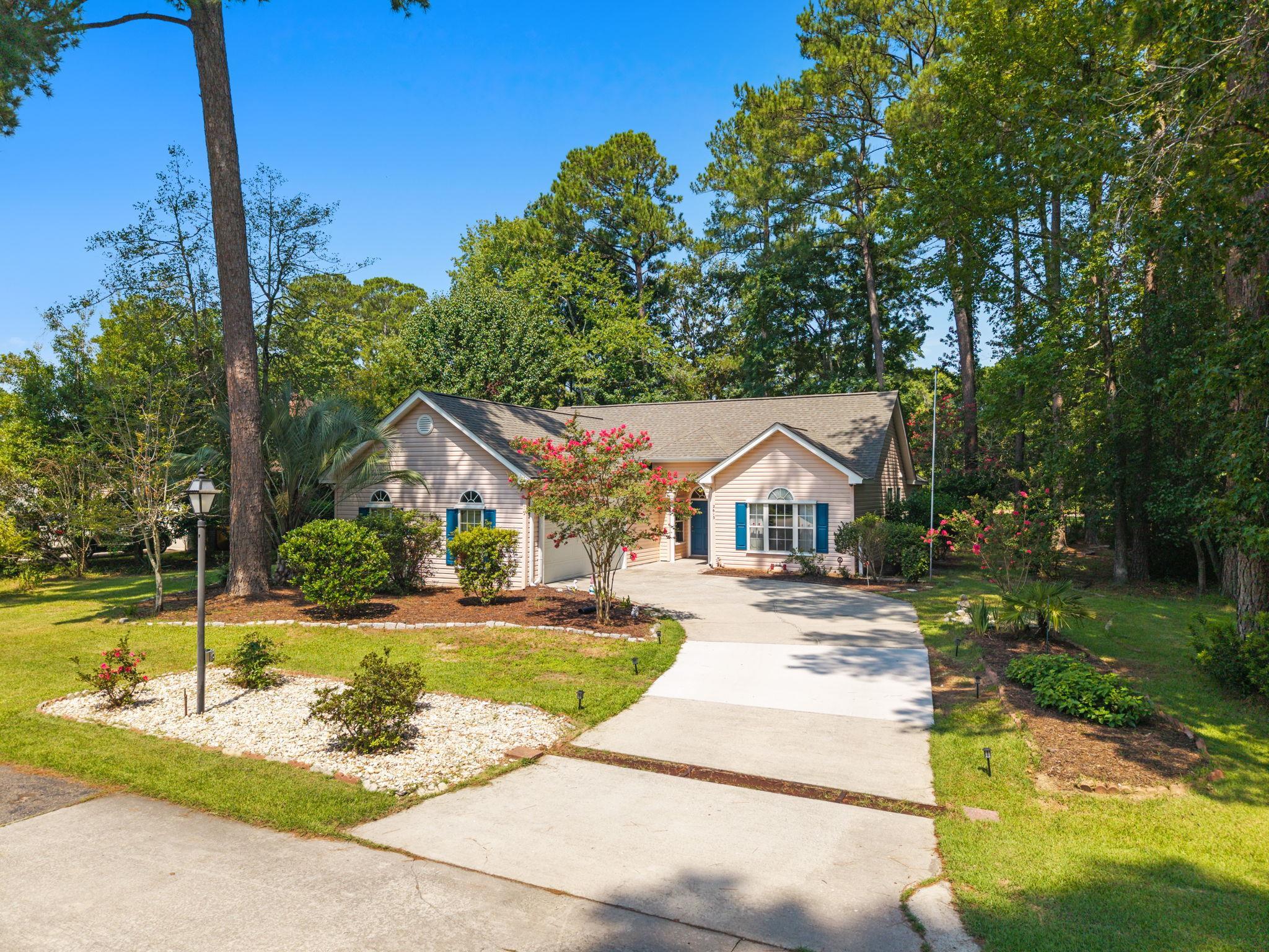 2613 Brick Dr. Property Photo 1