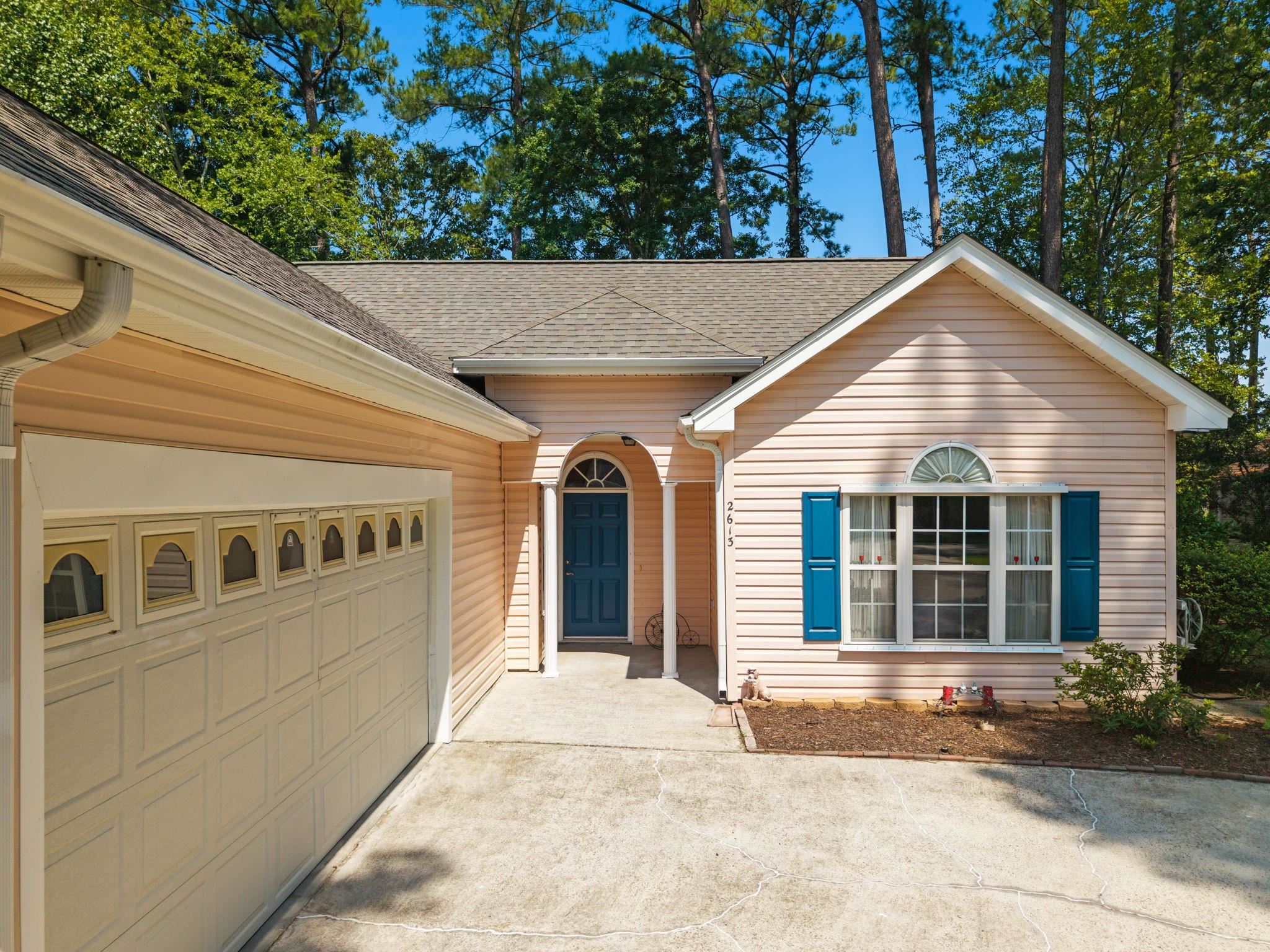 2613 Brick Dr. Property Photo 2