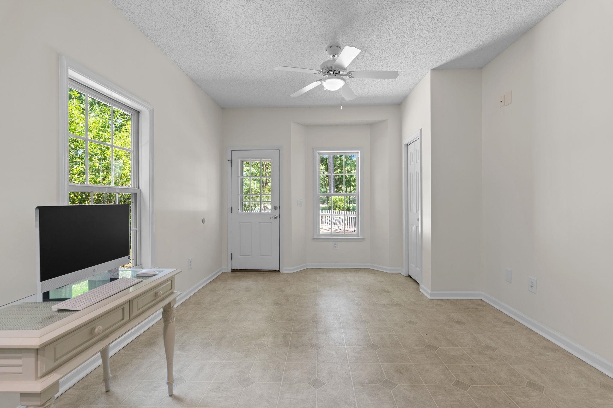 2613 Brick Dr. Property Photo 6