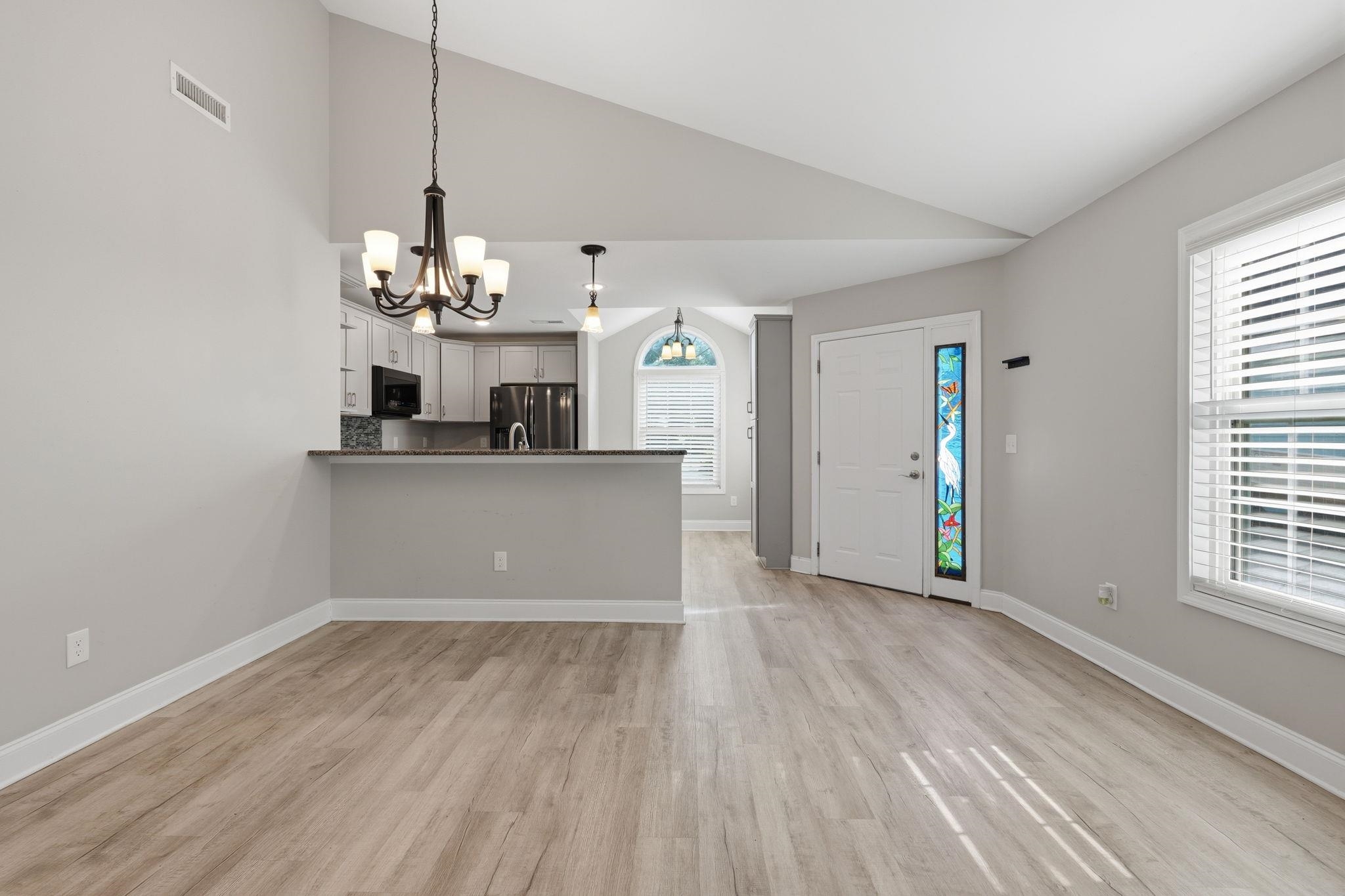 534 Waverly Loop Property Photo 8