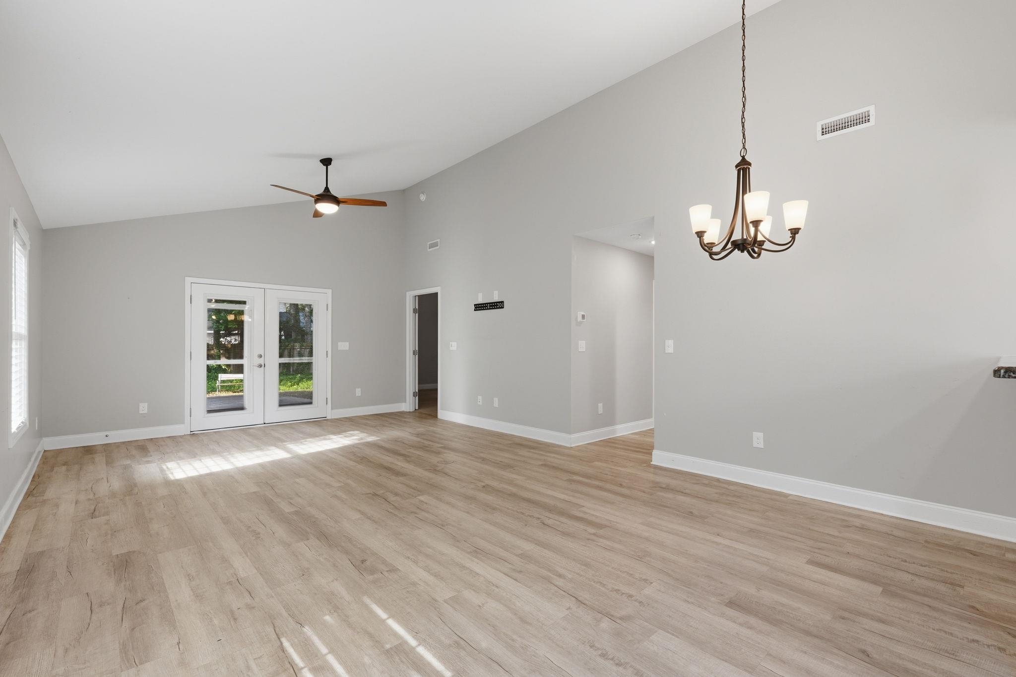 534 Waverly Loop Property Photo 9