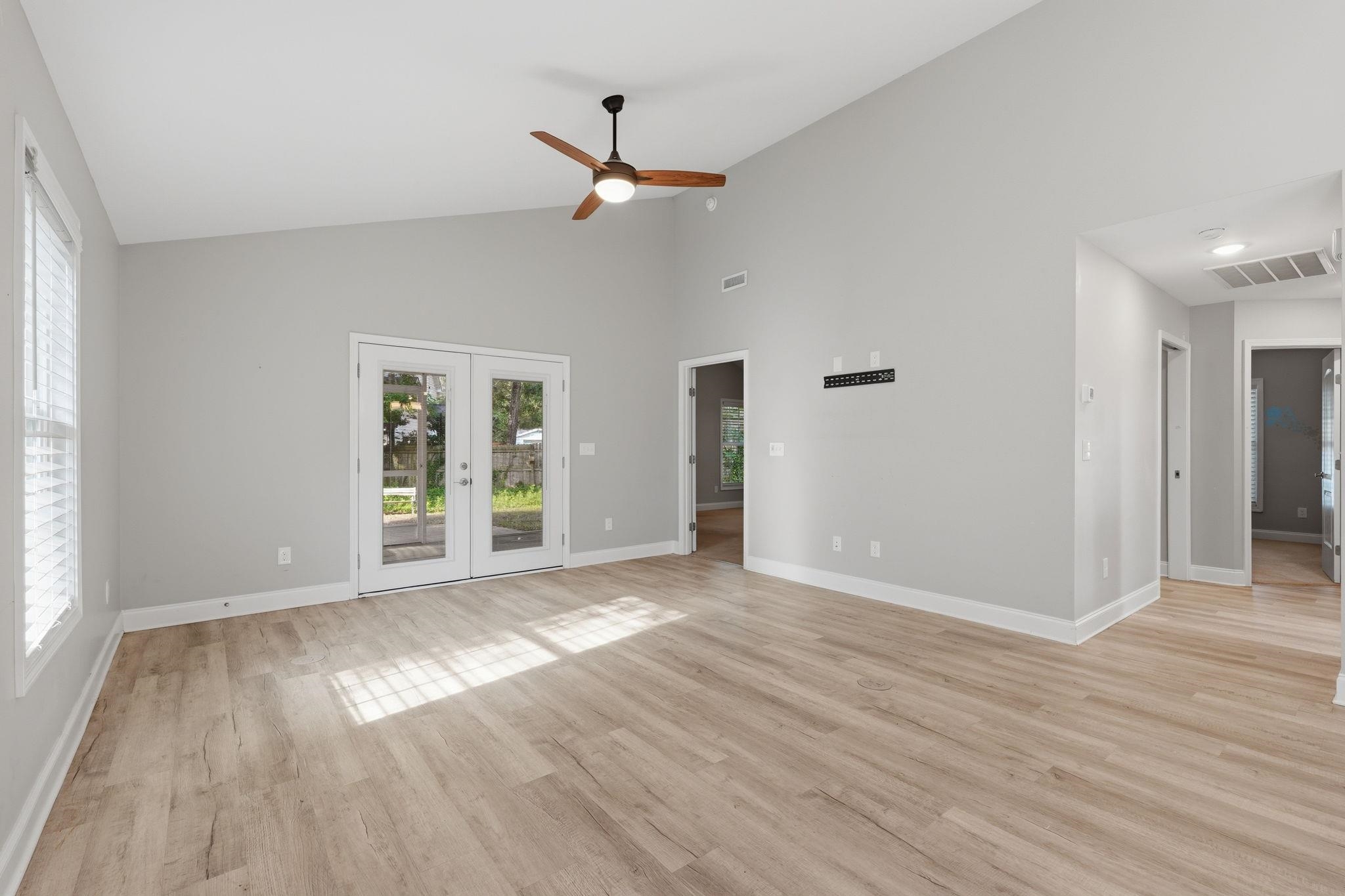 534 Waverly Loop Property Photo 10