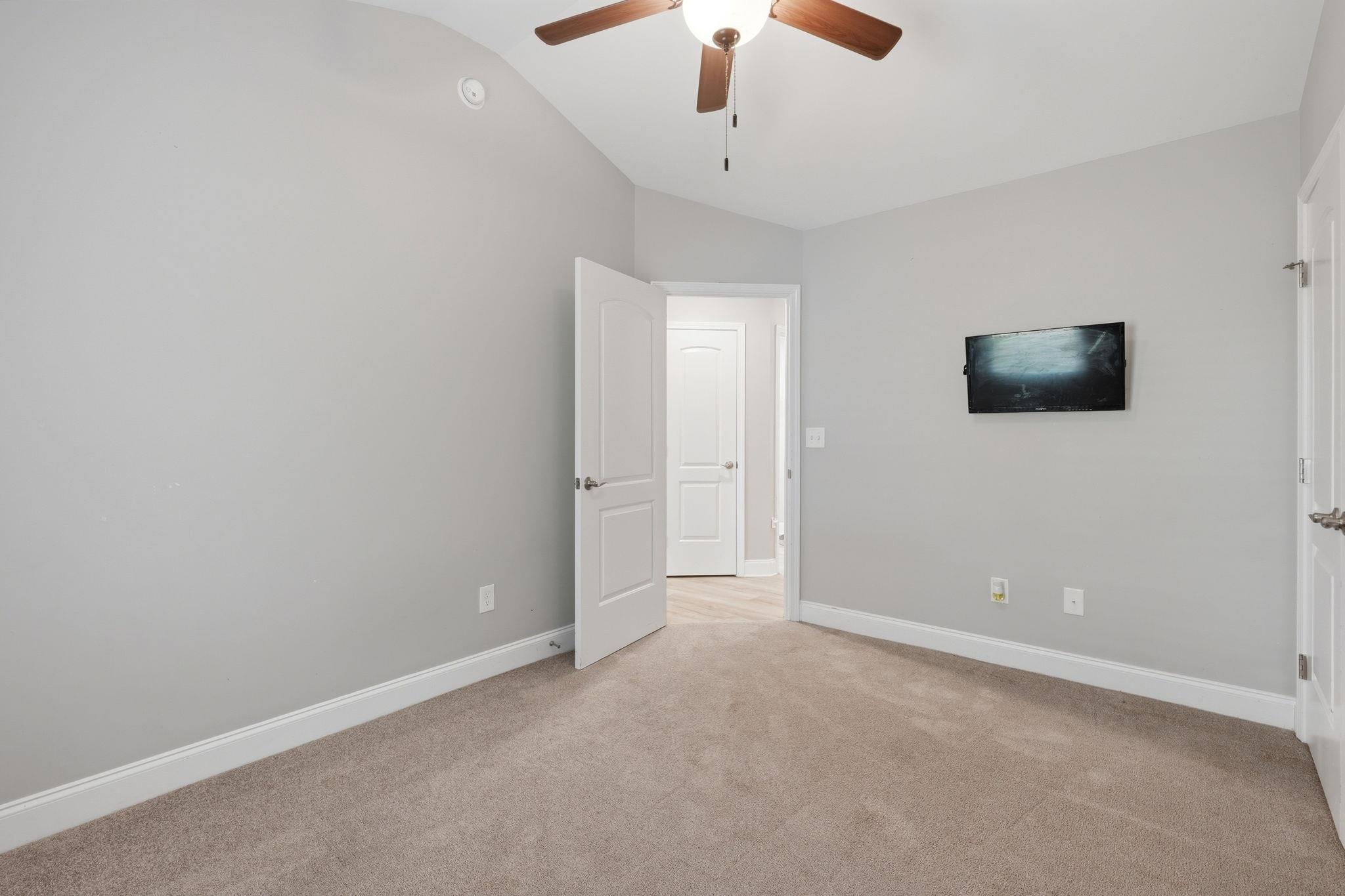 534 Waverly Loop Property Photo 27