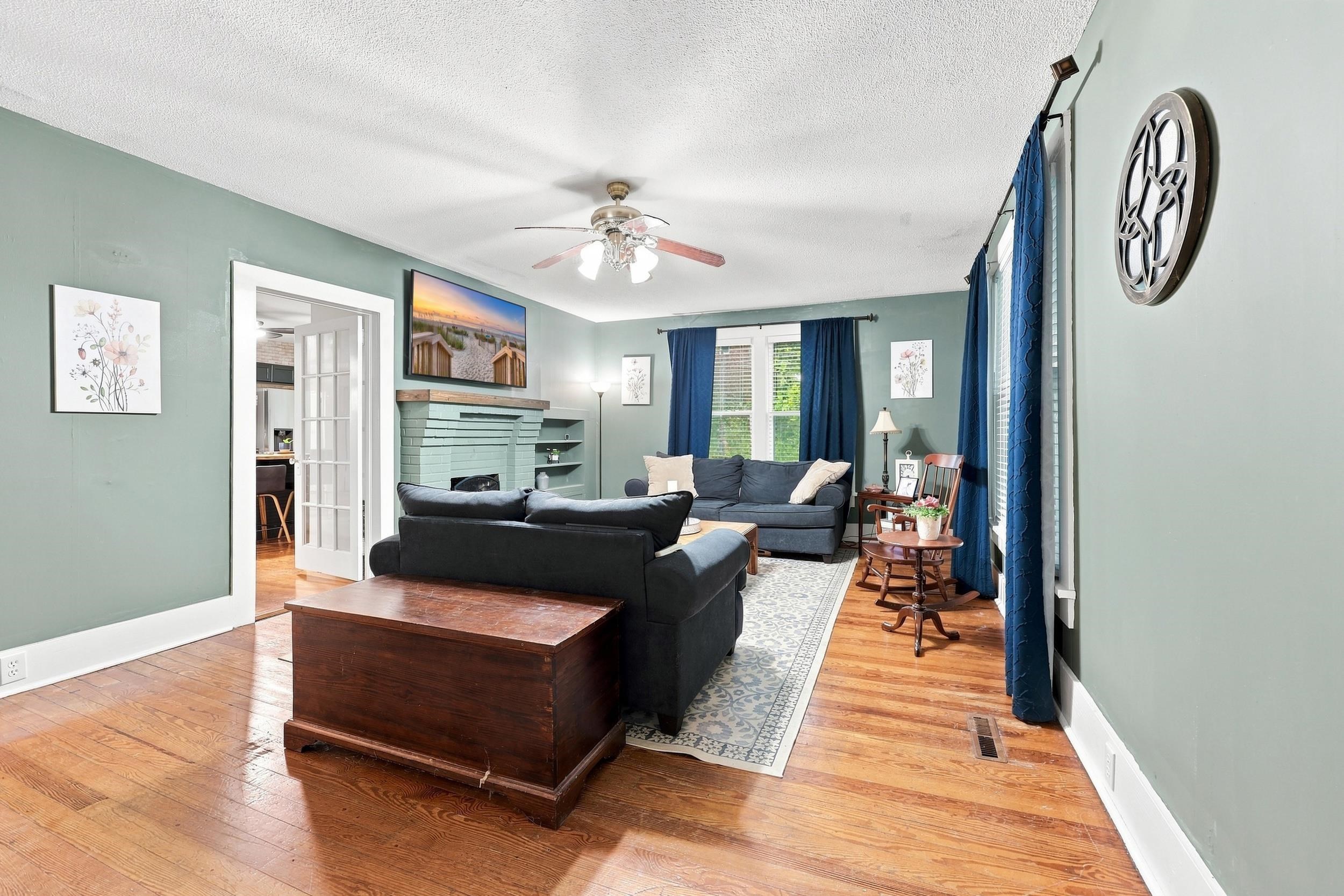 222 E Wine St. Property Photo 5