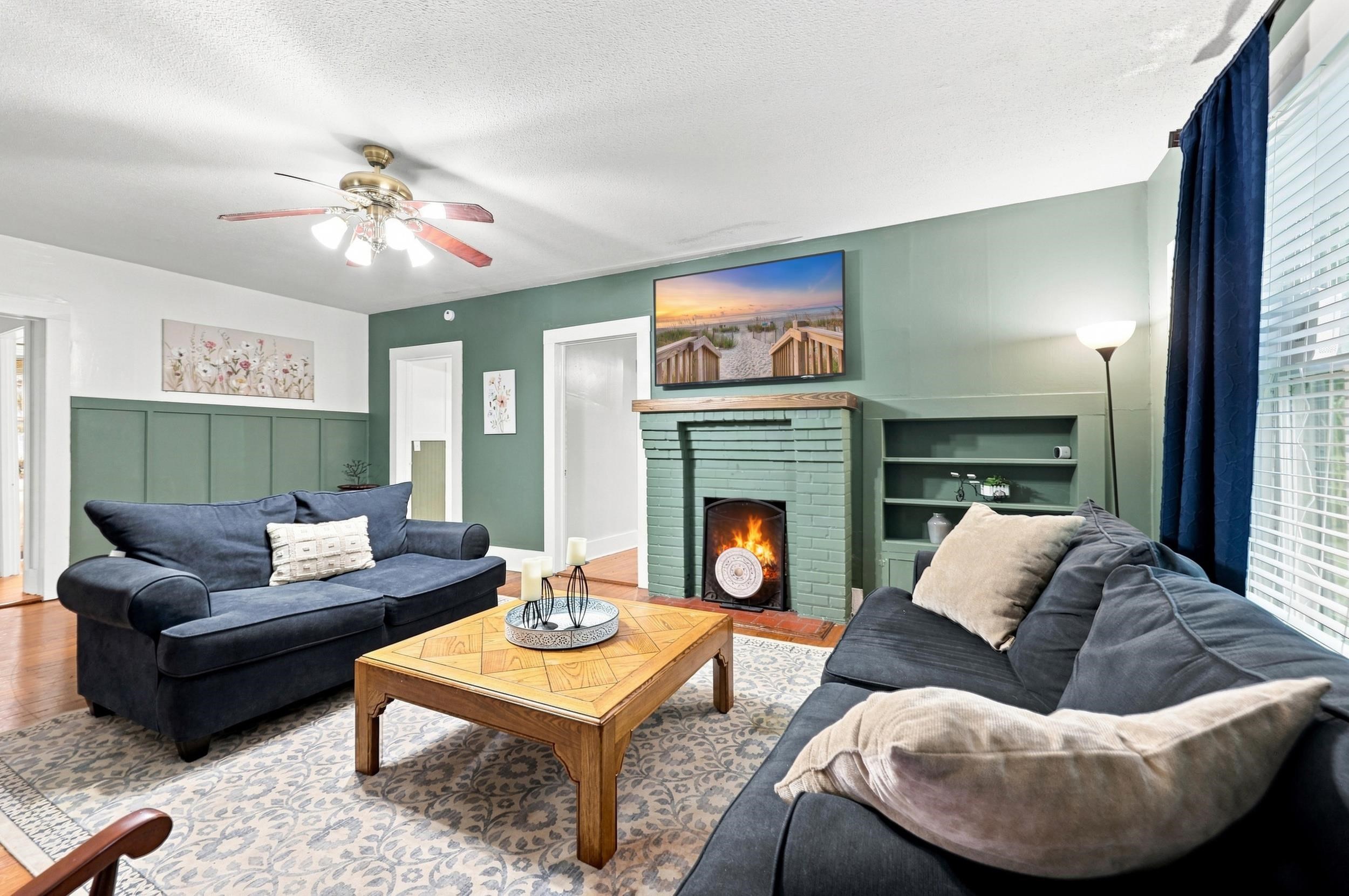 222 E Wine St. Property Photo 6