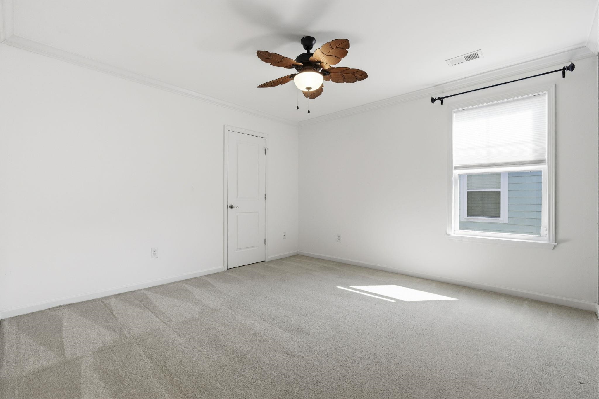732 Dreamland Dr. Property Photo 39