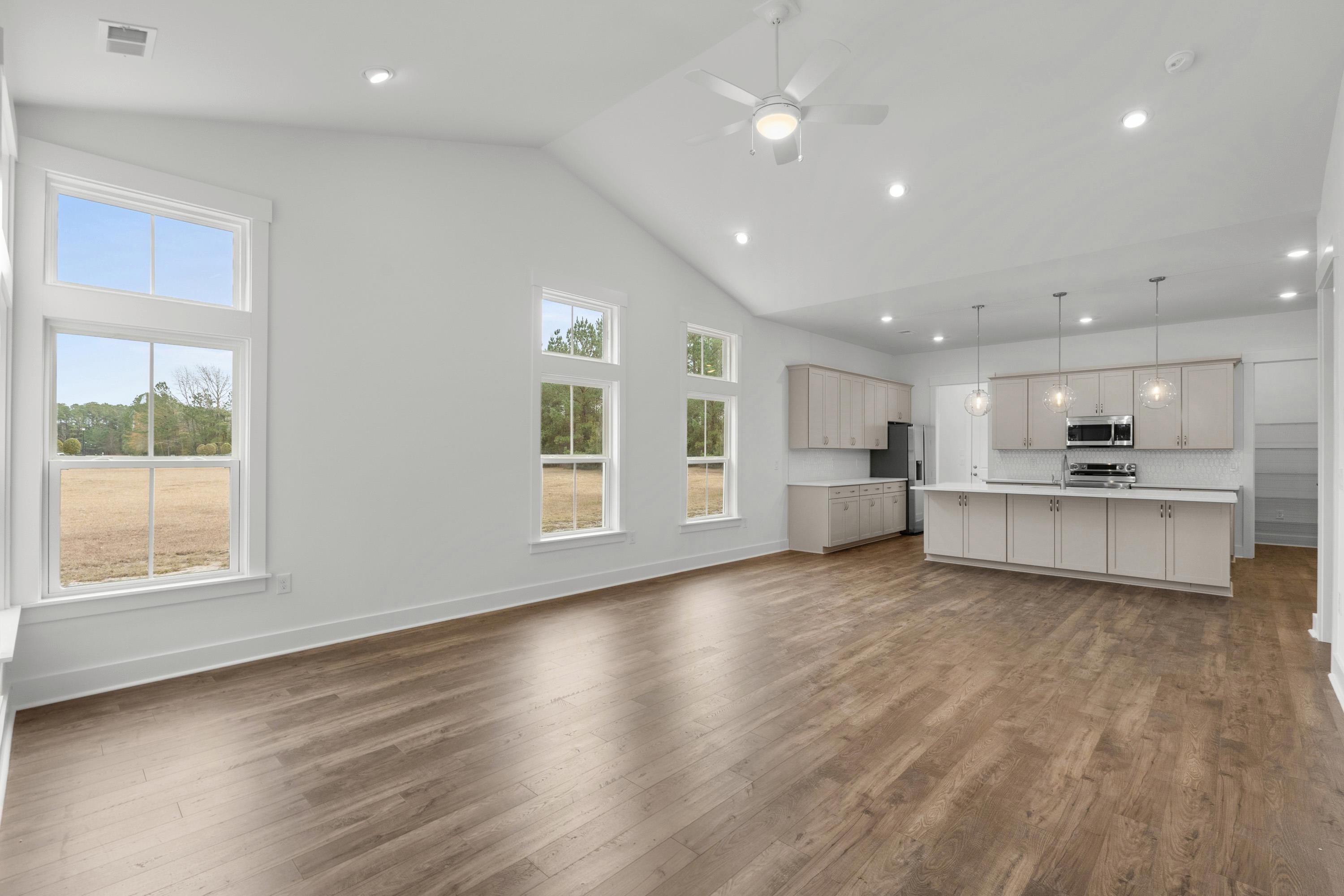 866 Foxtail Dr. Property Photo 18
