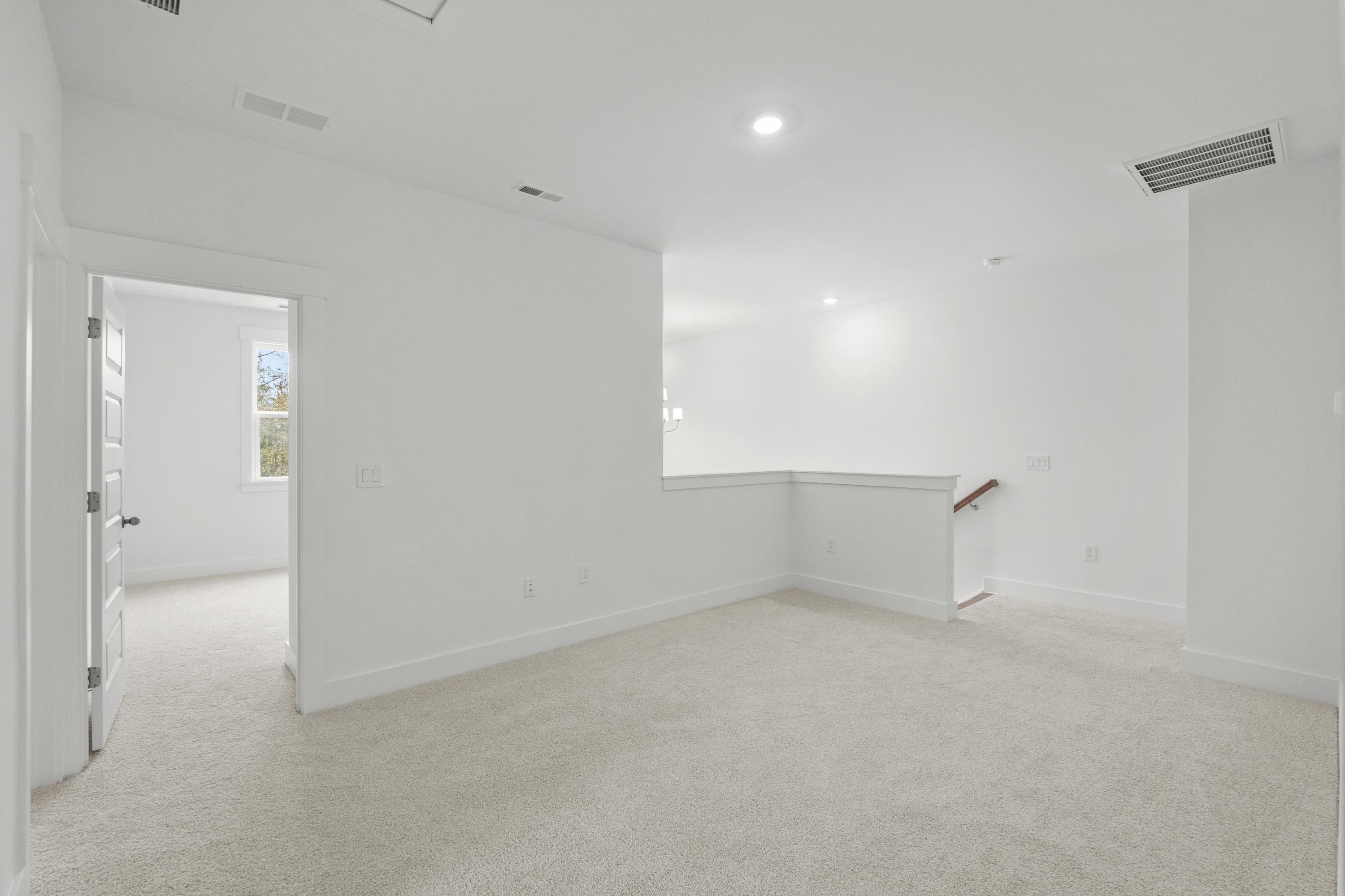 866 Foxtail Dr. Property Photo 30