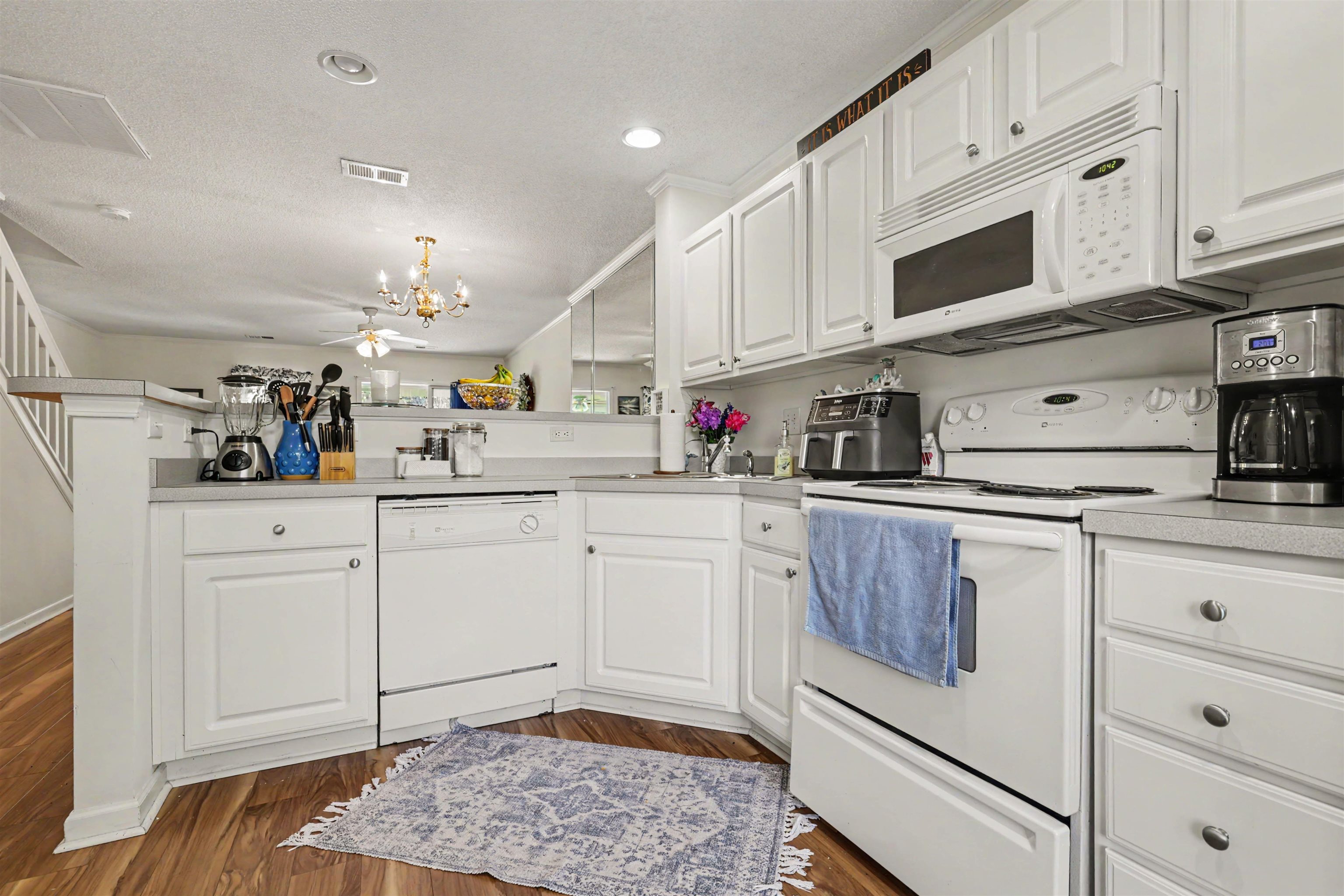1022 Pinnacle Ln. Property Photo 6
