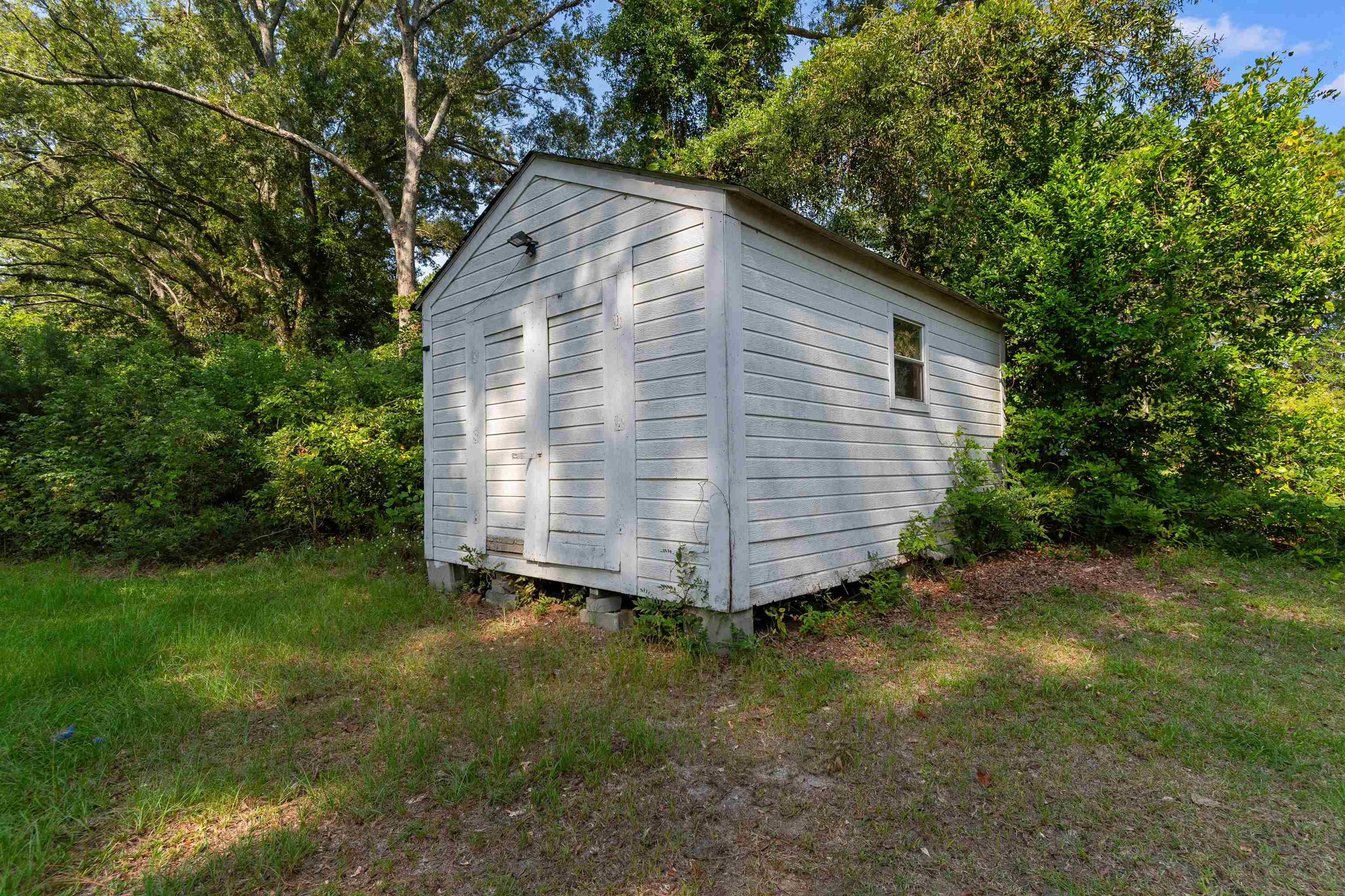 411 E Leitner St. Property Photo 34