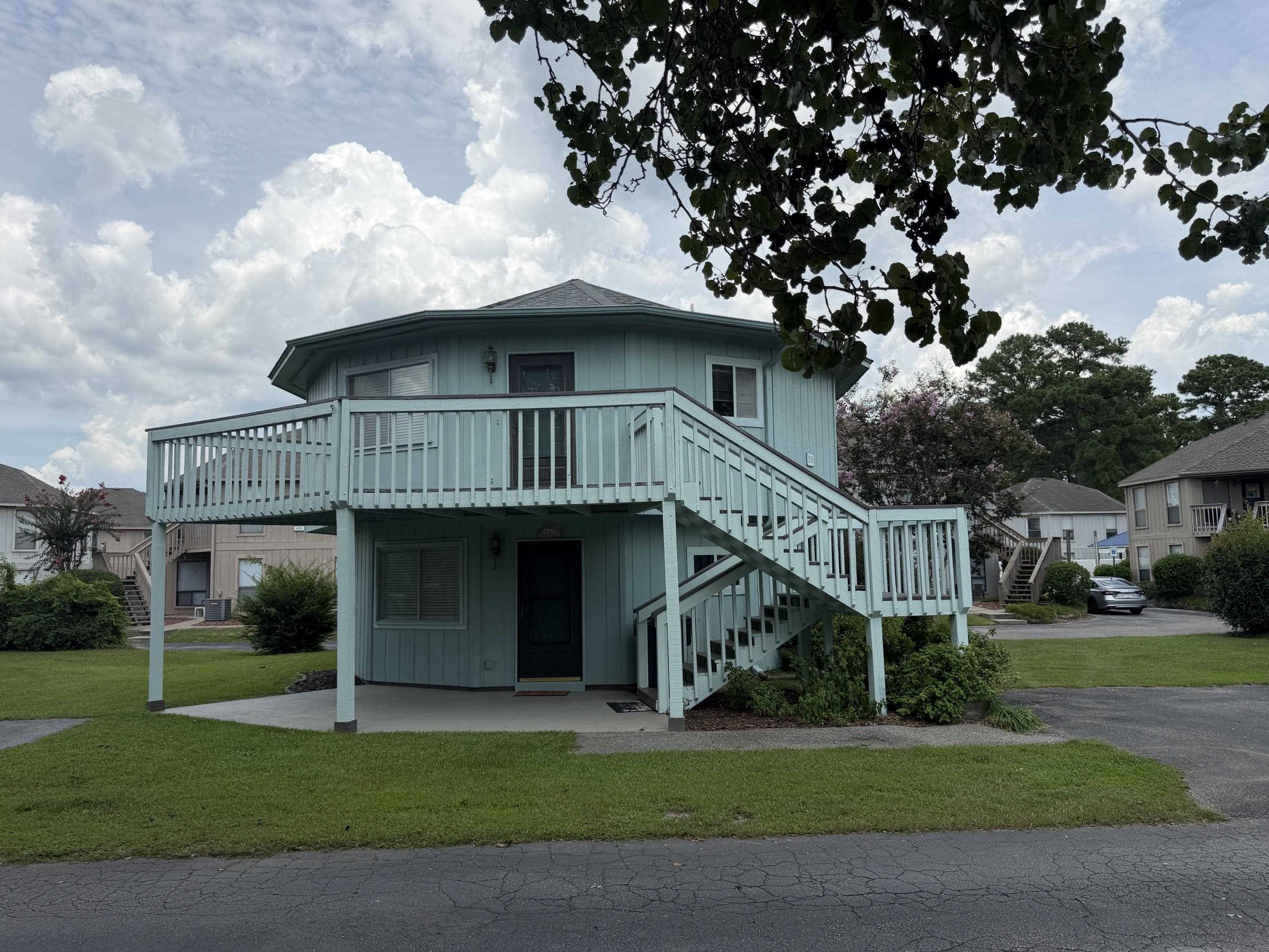 513 Tree Top Ln. Property Photo 2