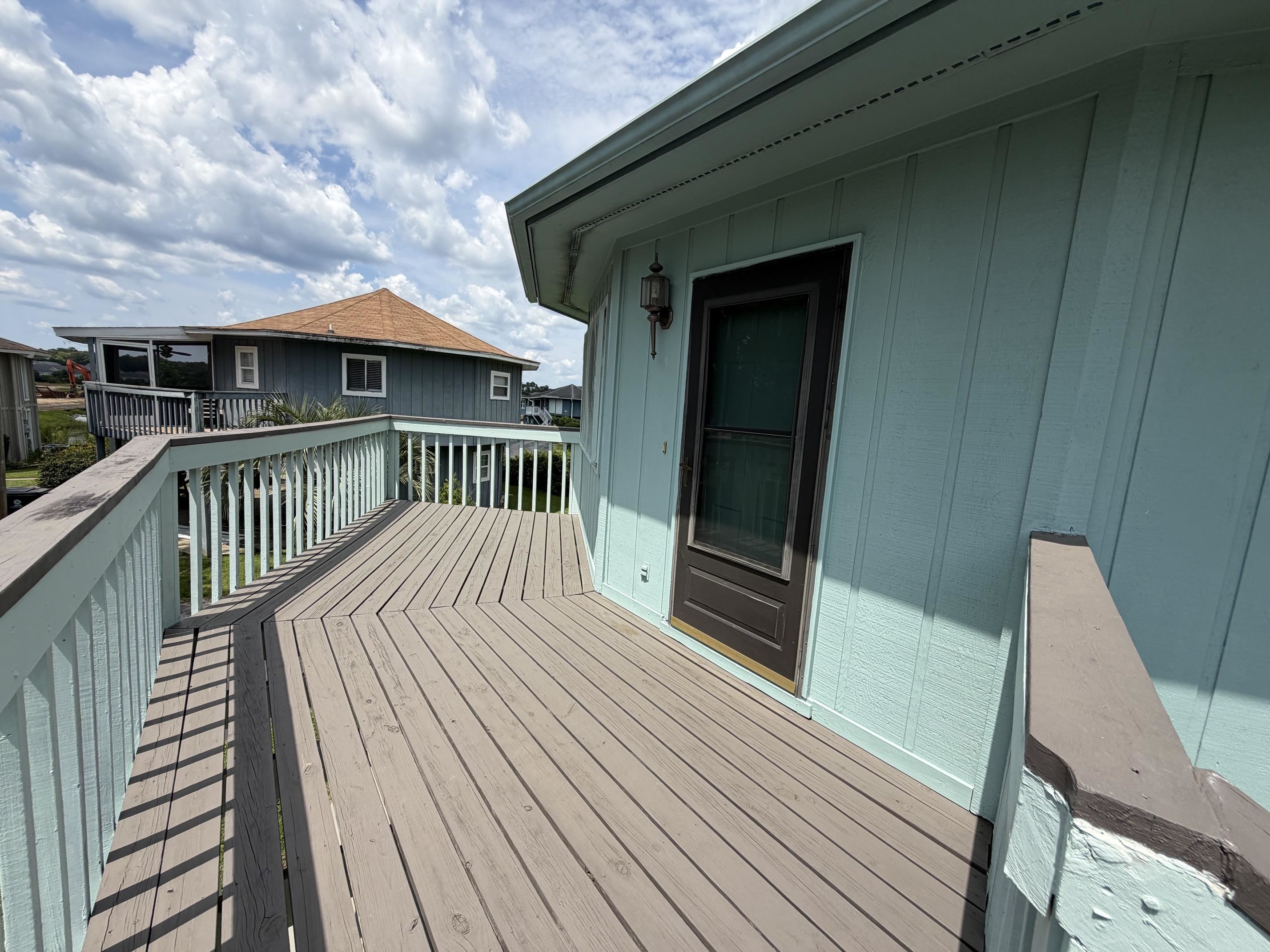 513 Tree Top Ln. Property Photo 24
