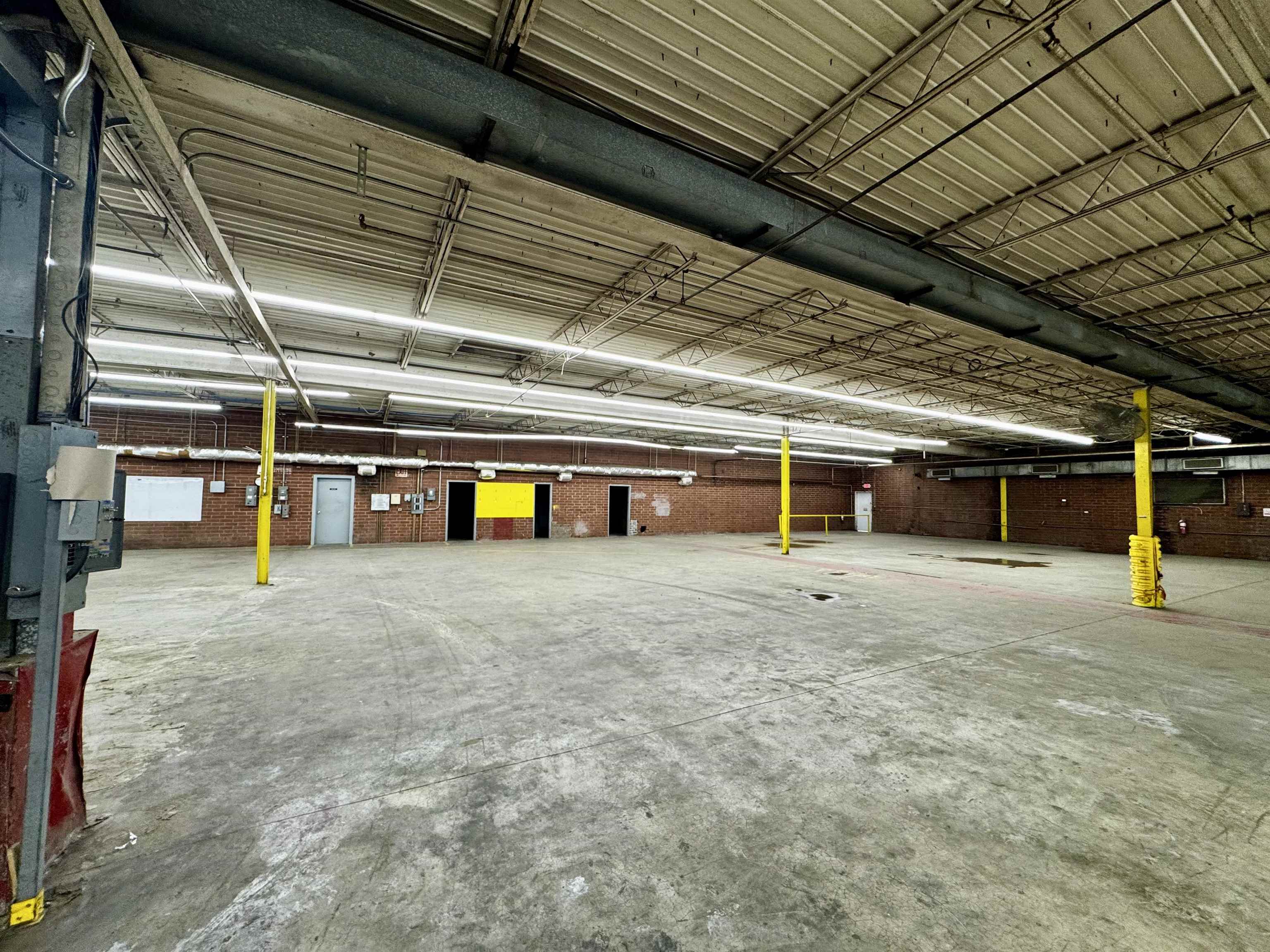 253 Hampton Ave. Property Photo 4