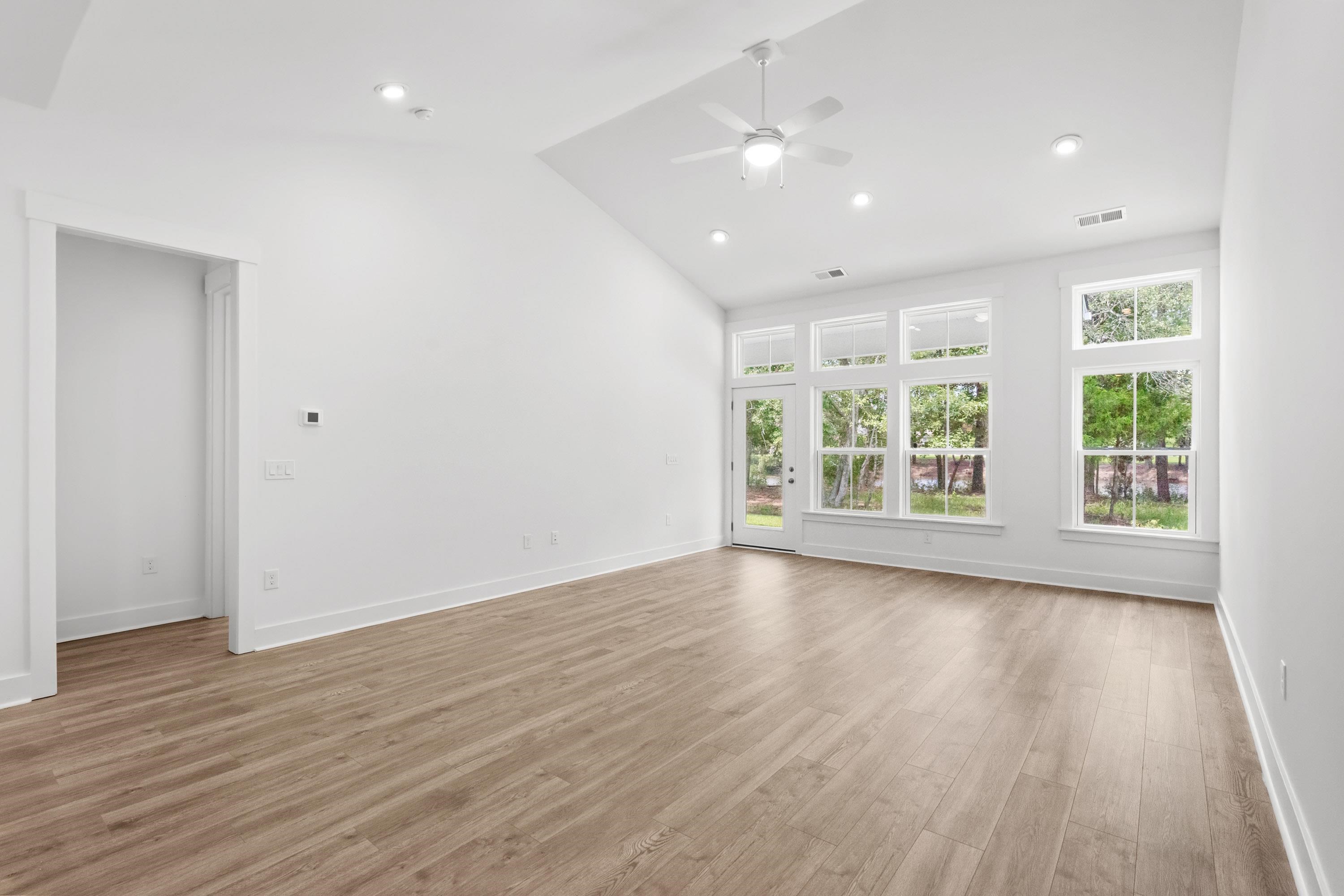 878 Foxtail Dr. Property Photo 13