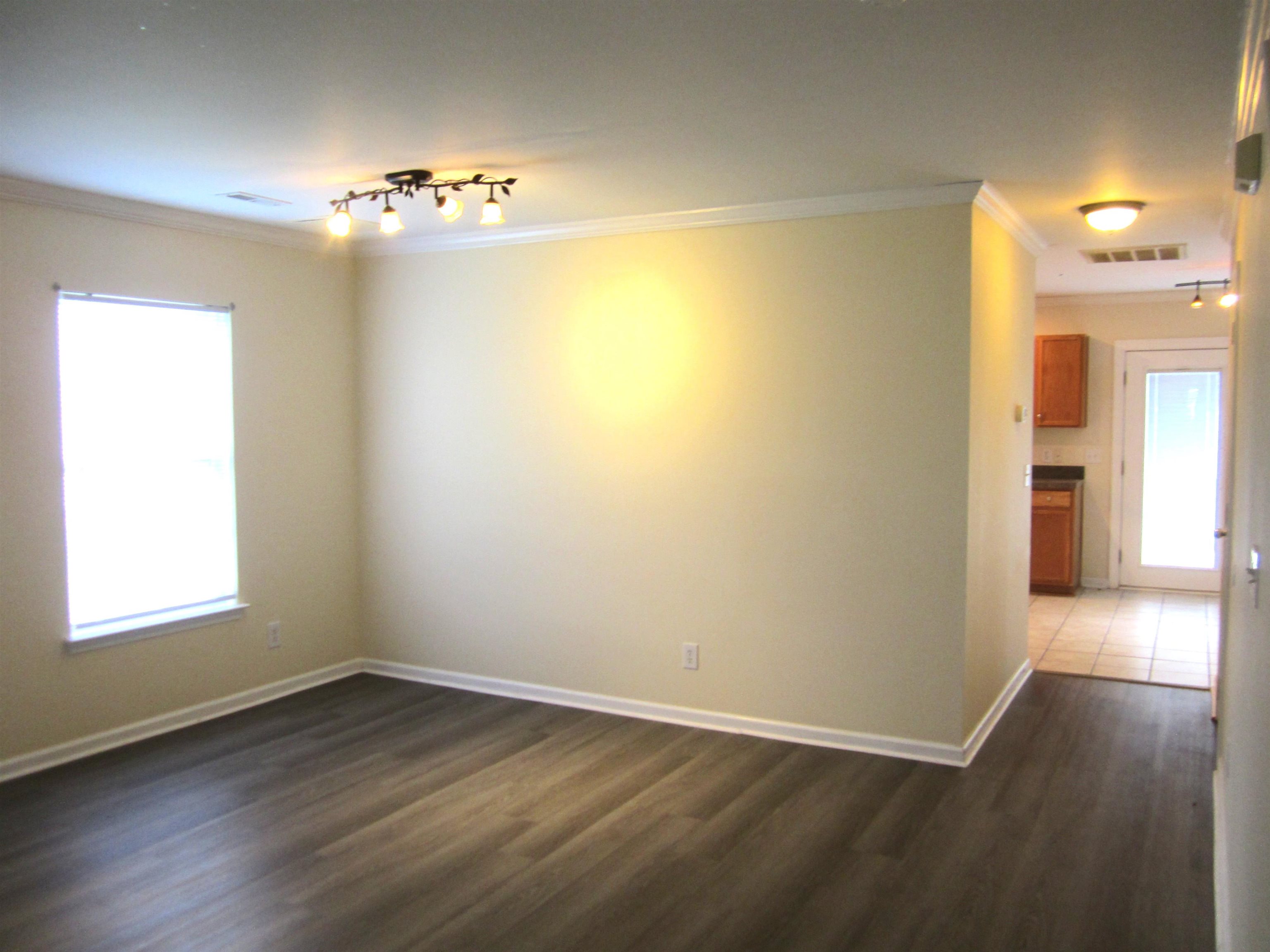 178 Tibton Circle Property Photo 3