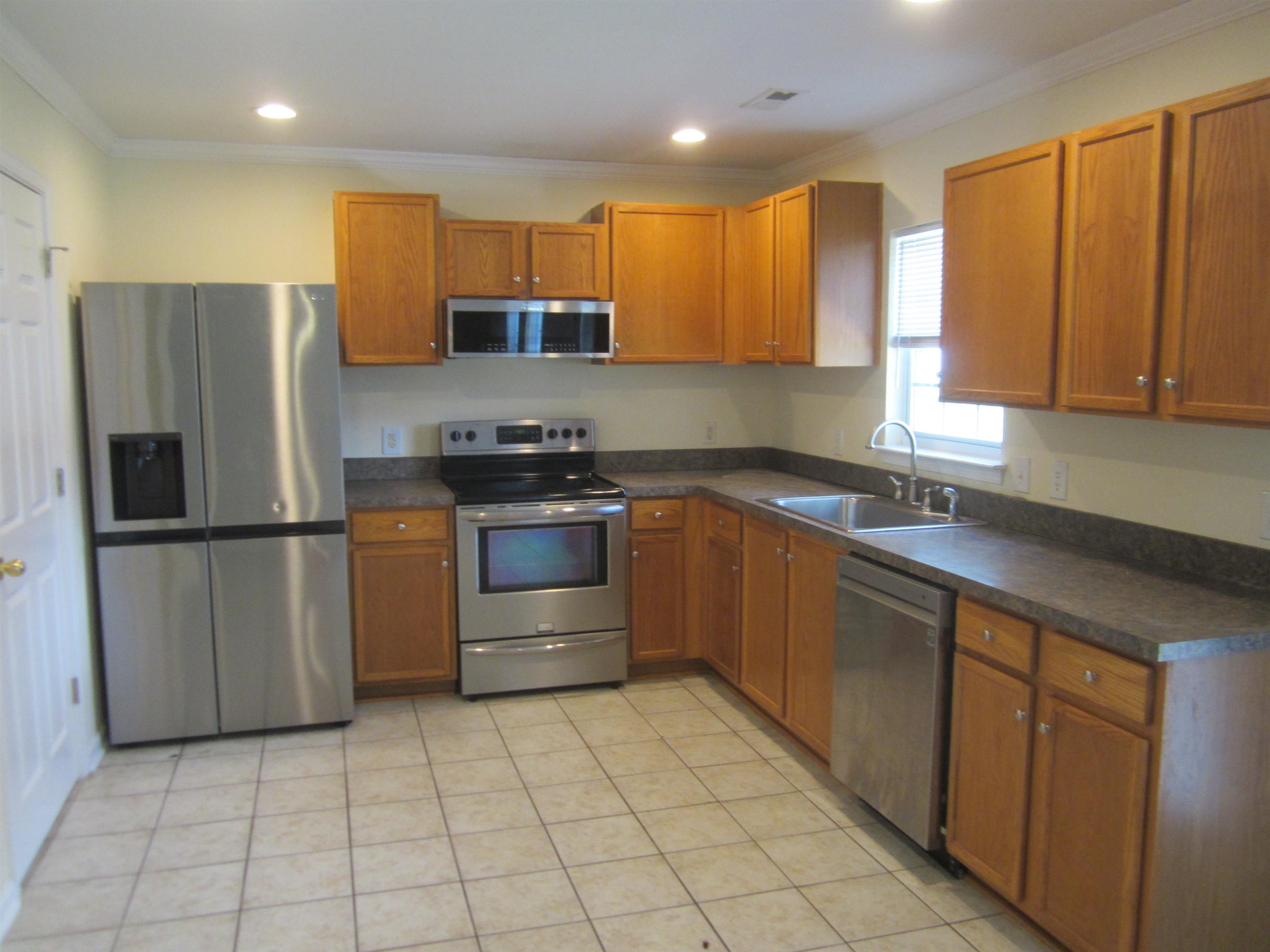 178 Tibton Circle Property Photo 6