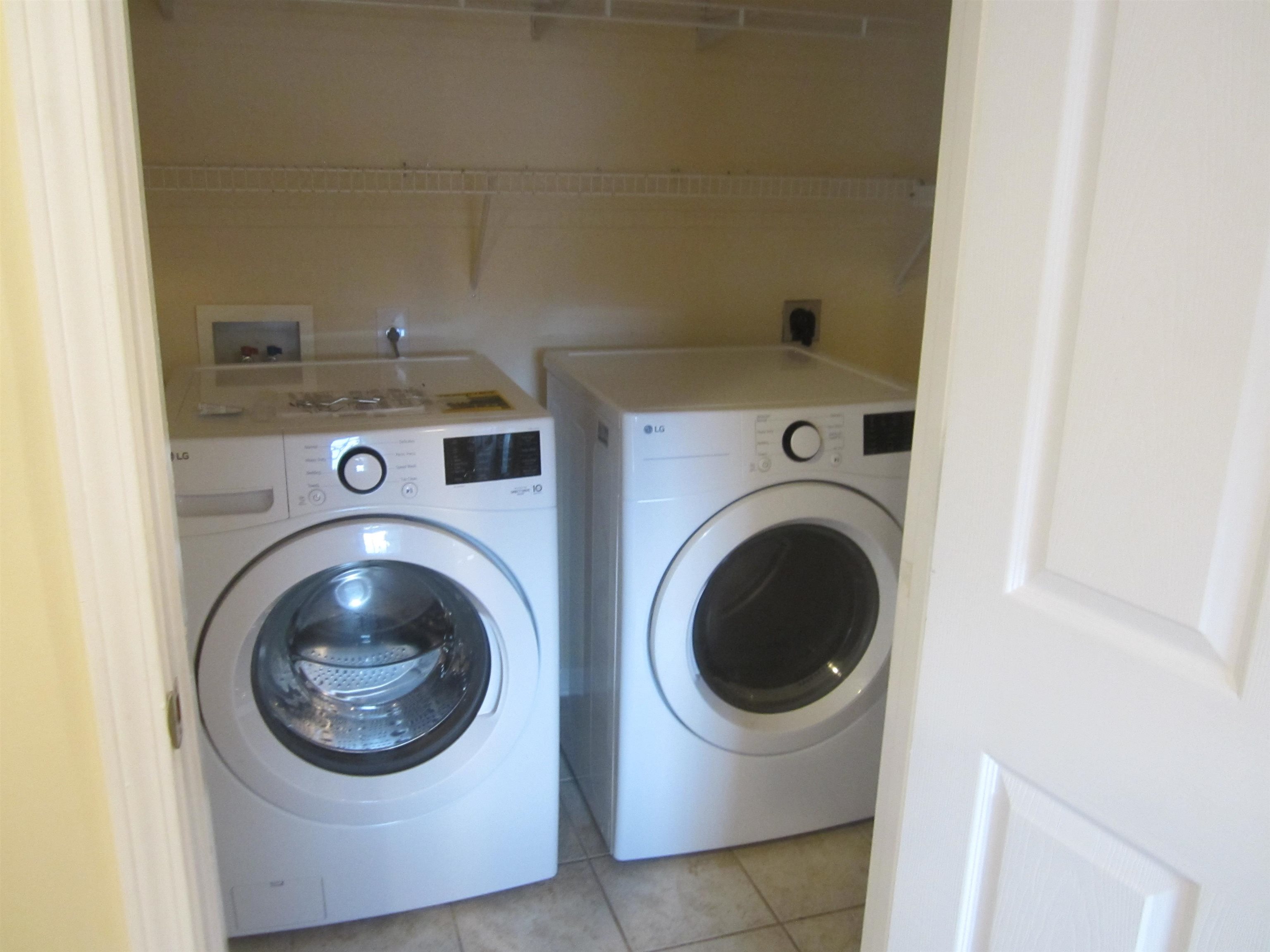 178 Tibton Circle Property Photo 8
