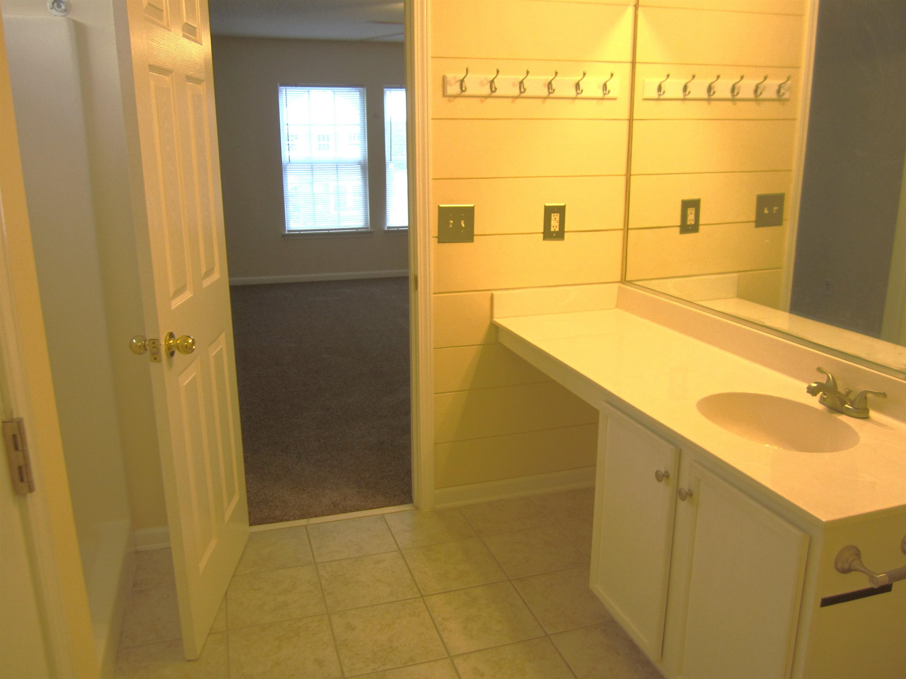 178 Tibton Circle Property Photo 14