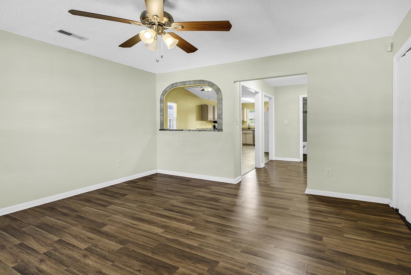 208 Coppersmith Ln. Property Photo 3