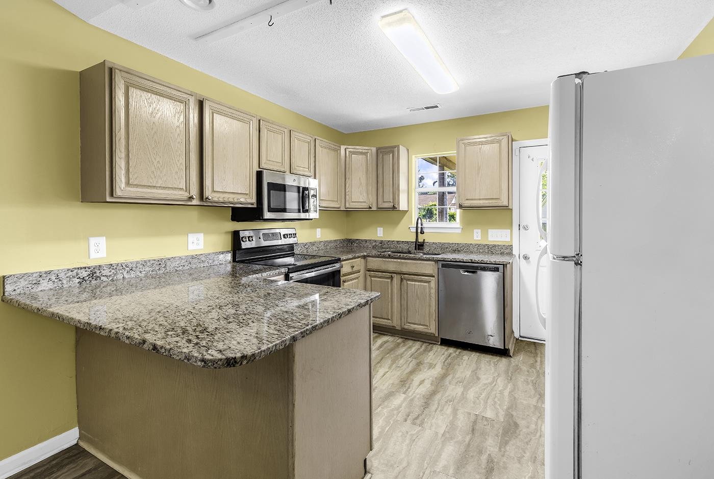 208 Coppersmith Ln. Property Photo 11