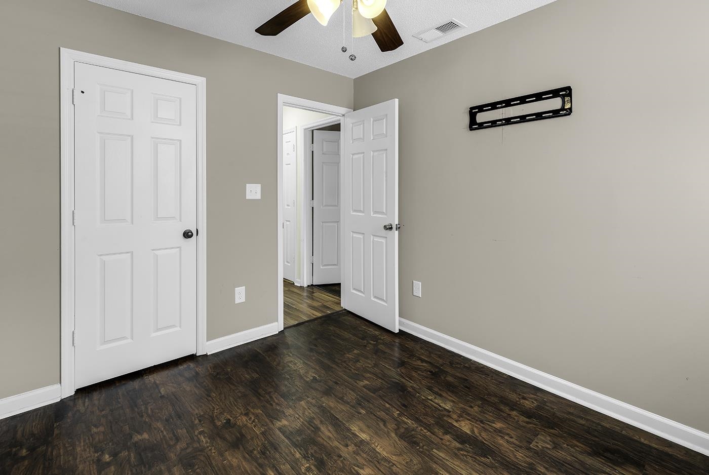 208 Coppersmith Ln. Property Photo 25