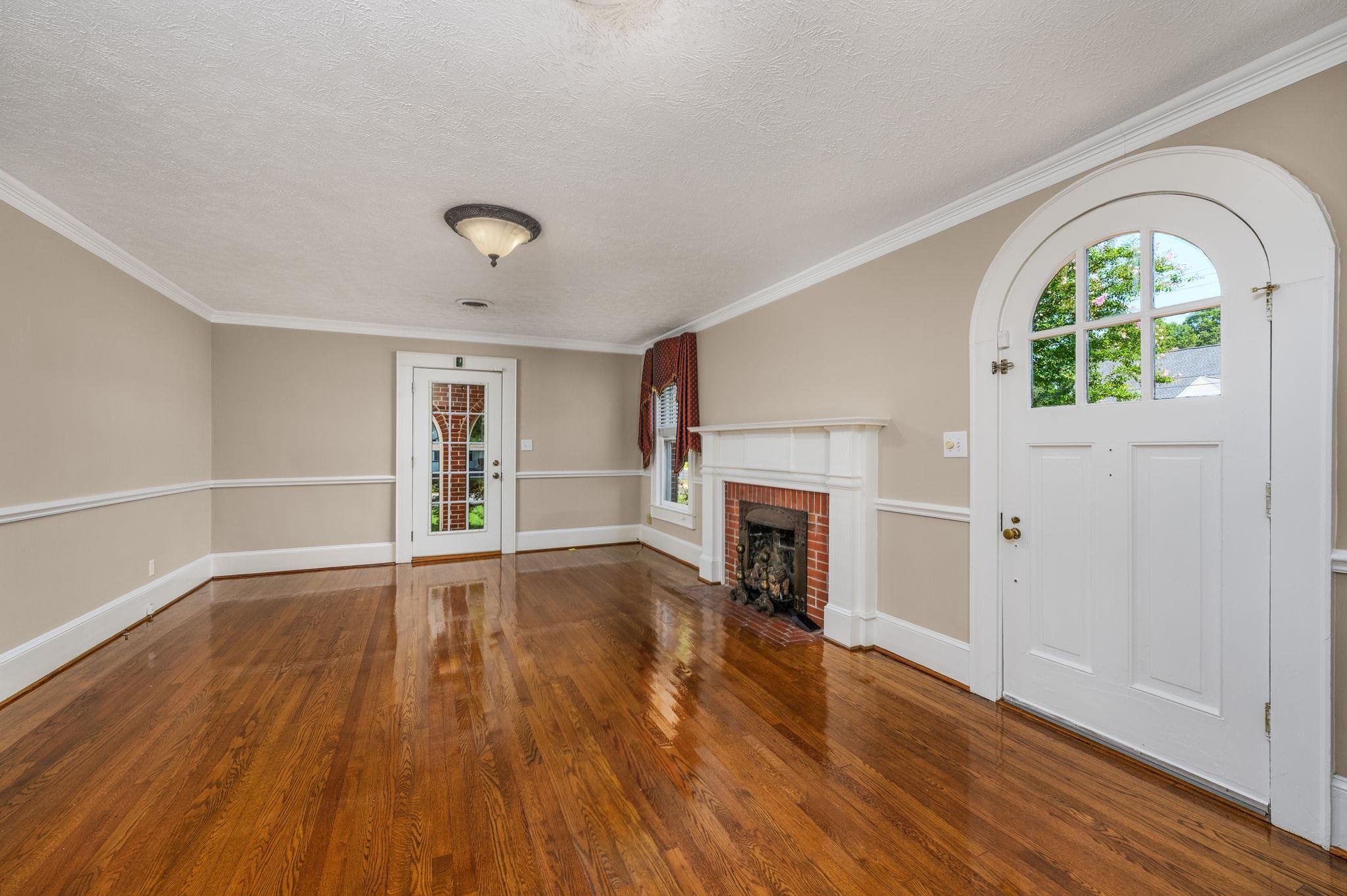 3116 Main St. Property Photo 5